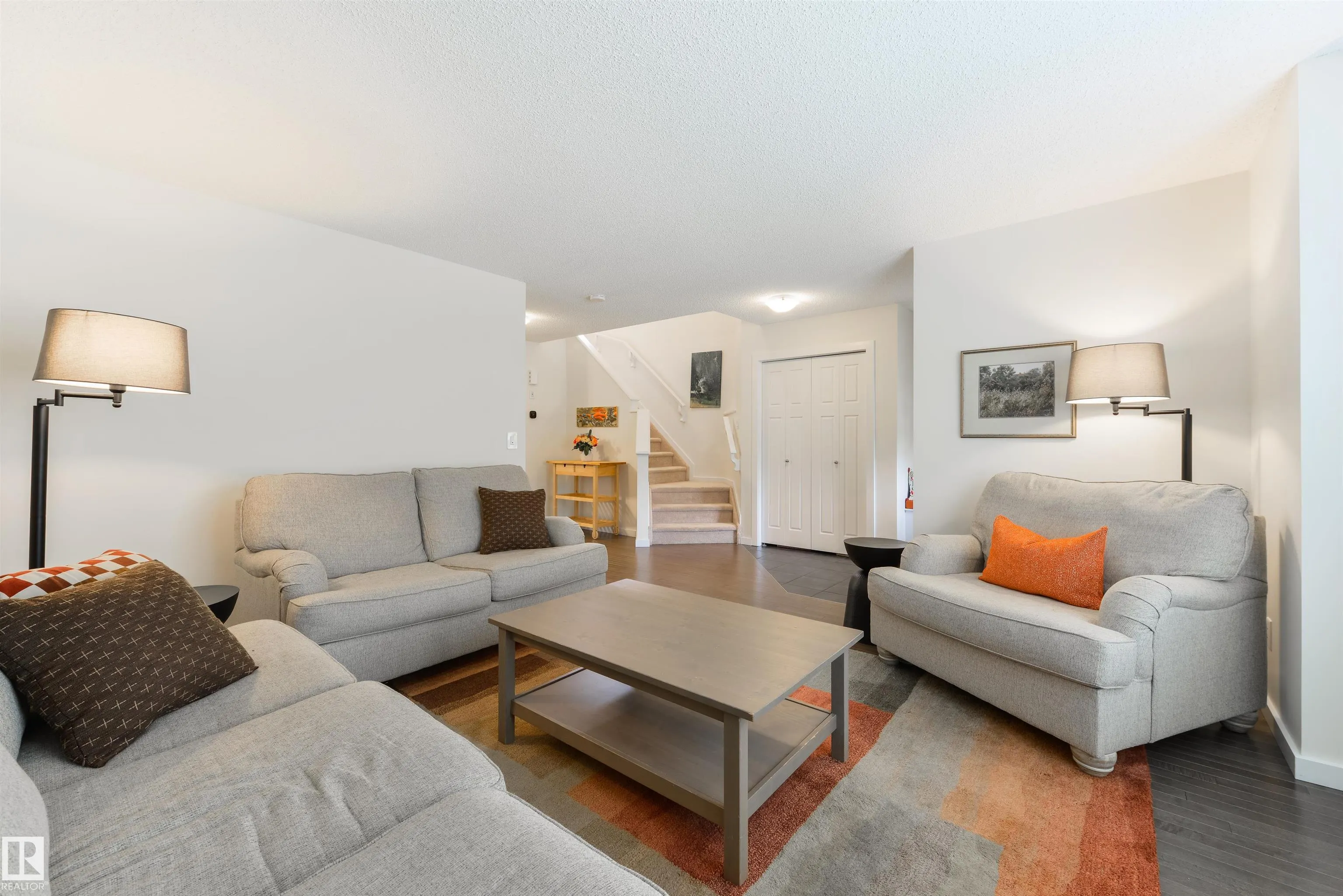 5519 CRABAPPLE Loop