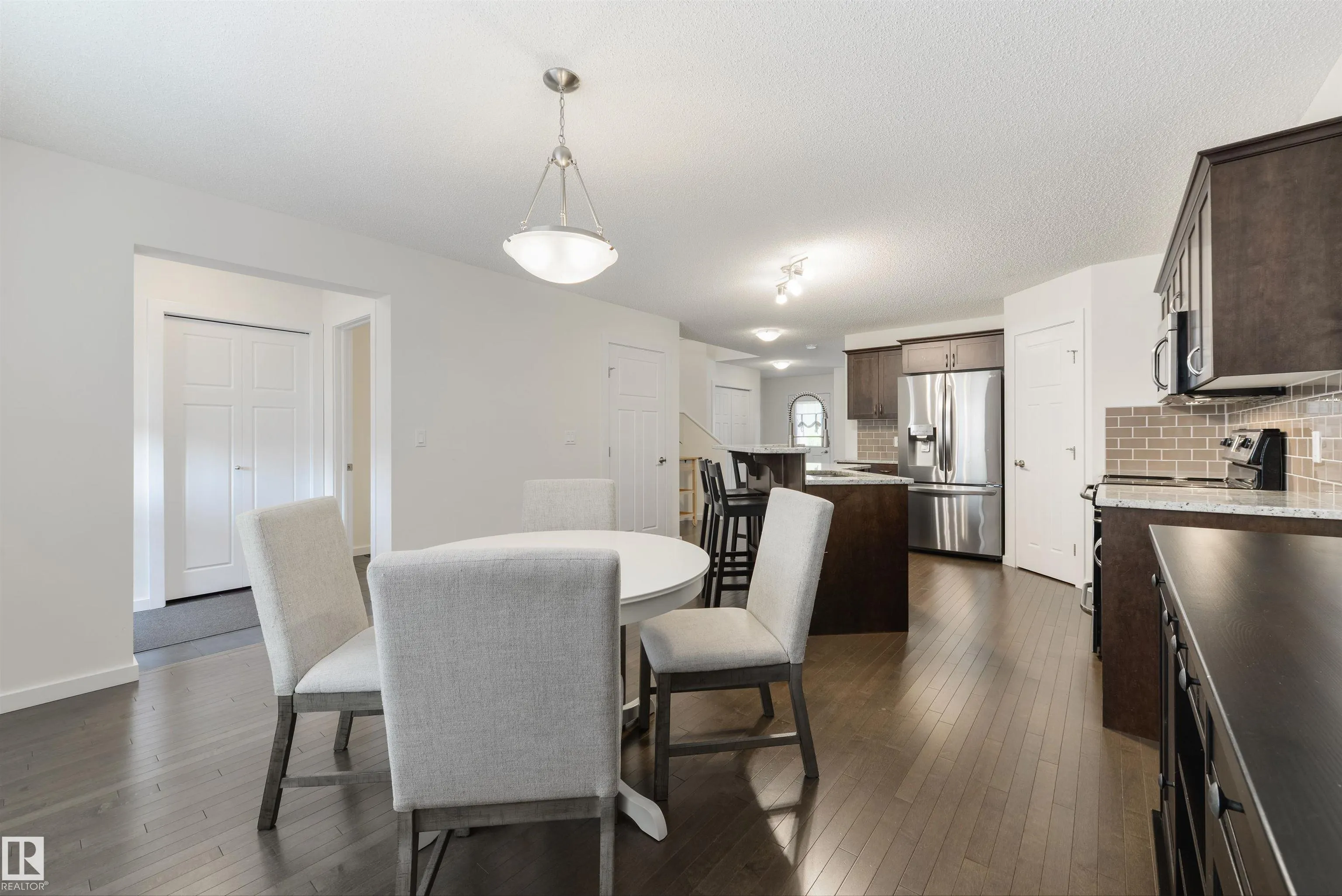 5519 CRABAPPLE Loop