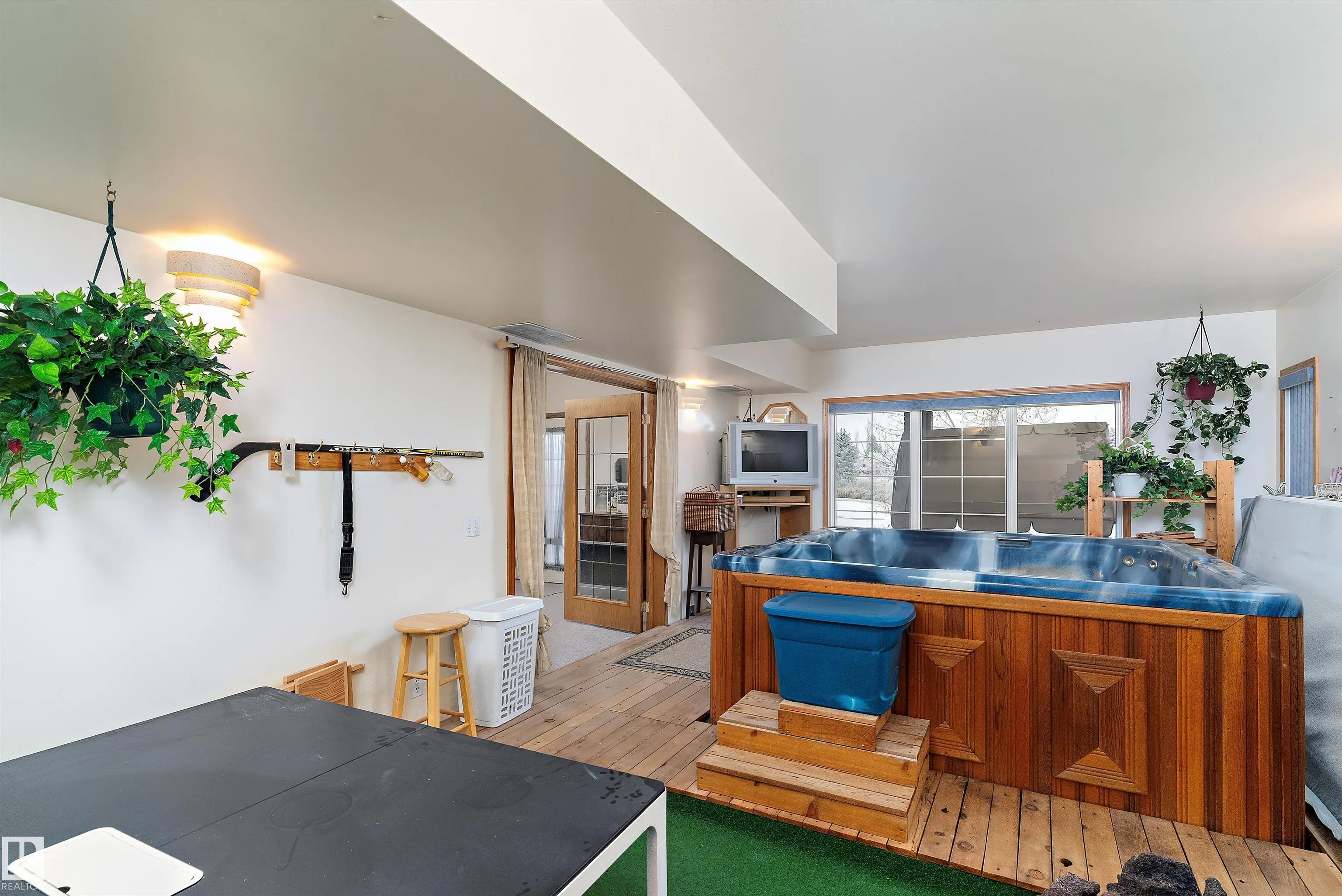 12 J BROWN Place