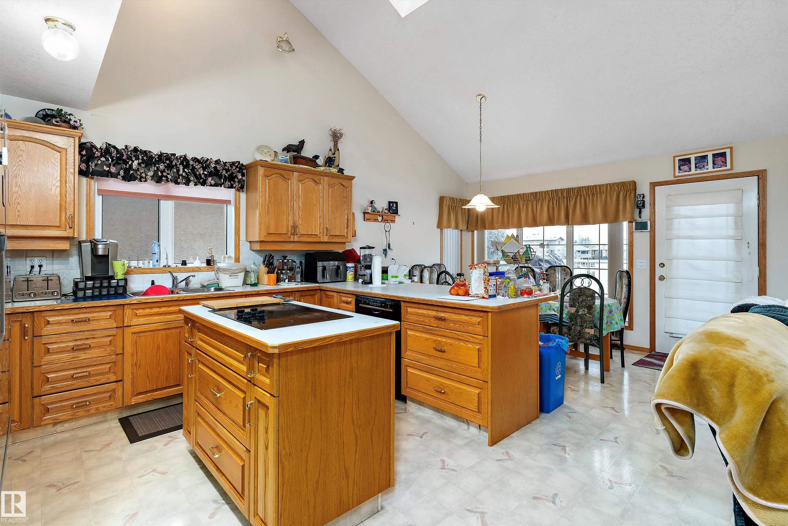 12 J BROWN Place