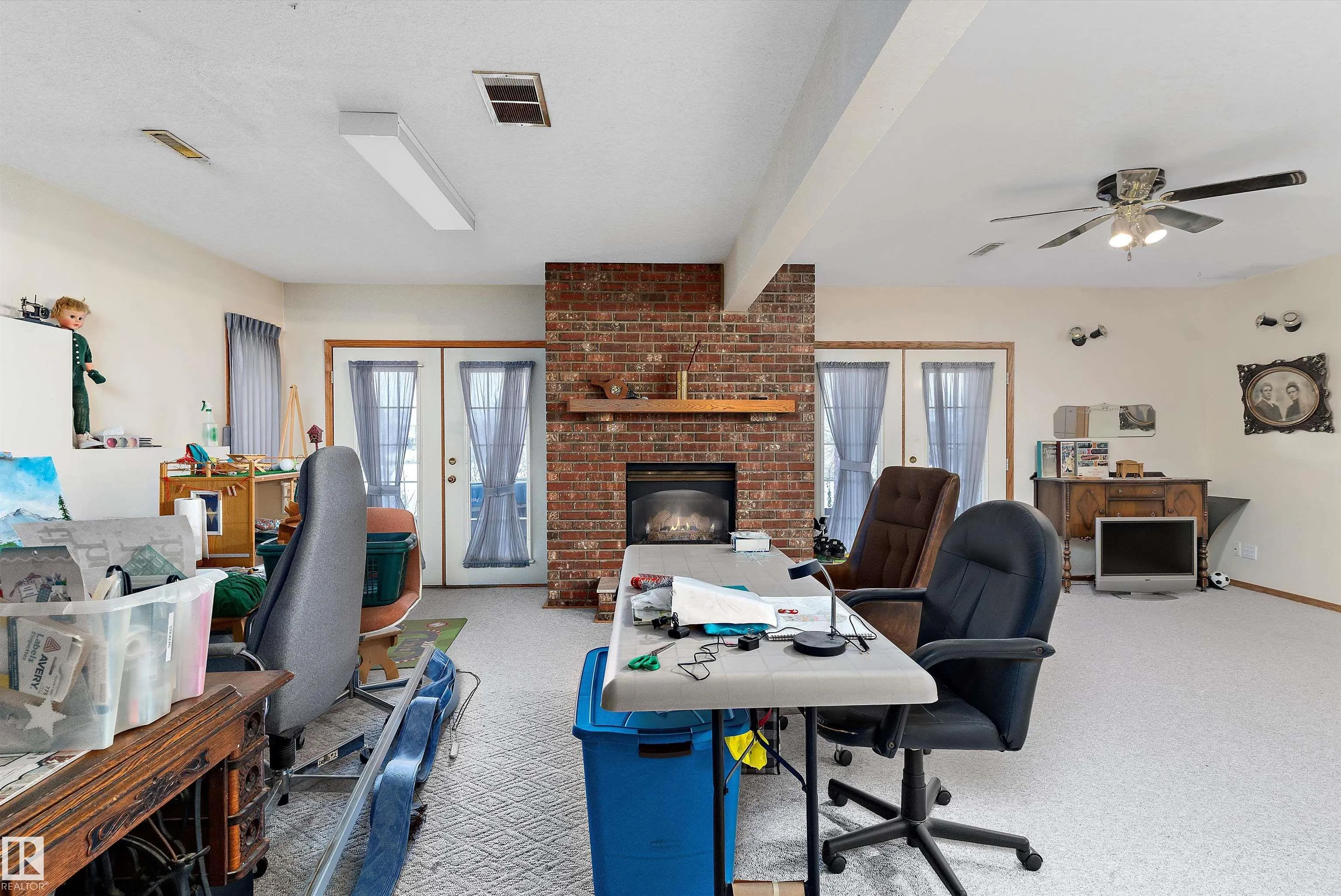 12 J BROWN Place