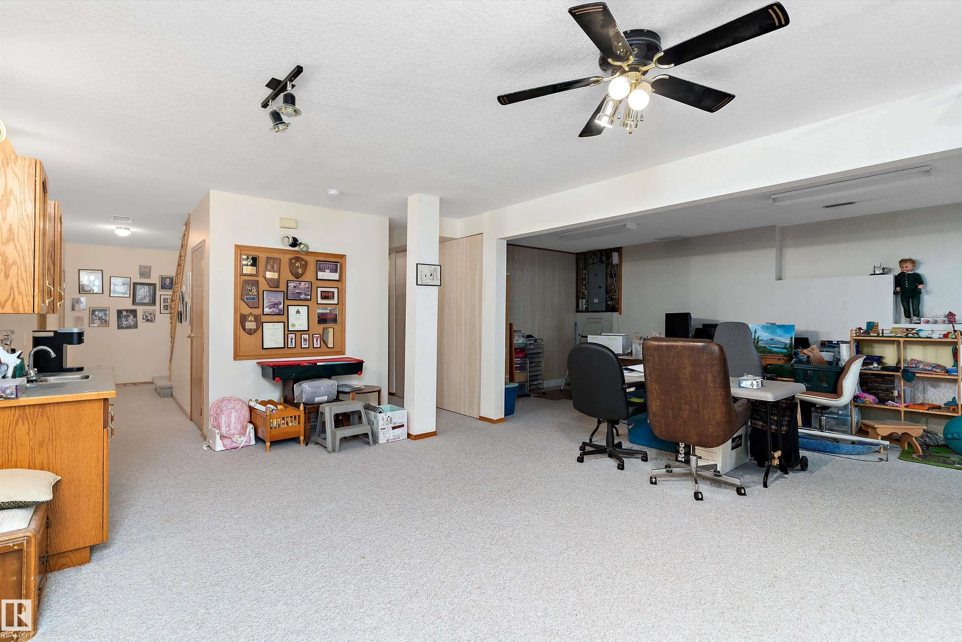 12 J BROWN Place