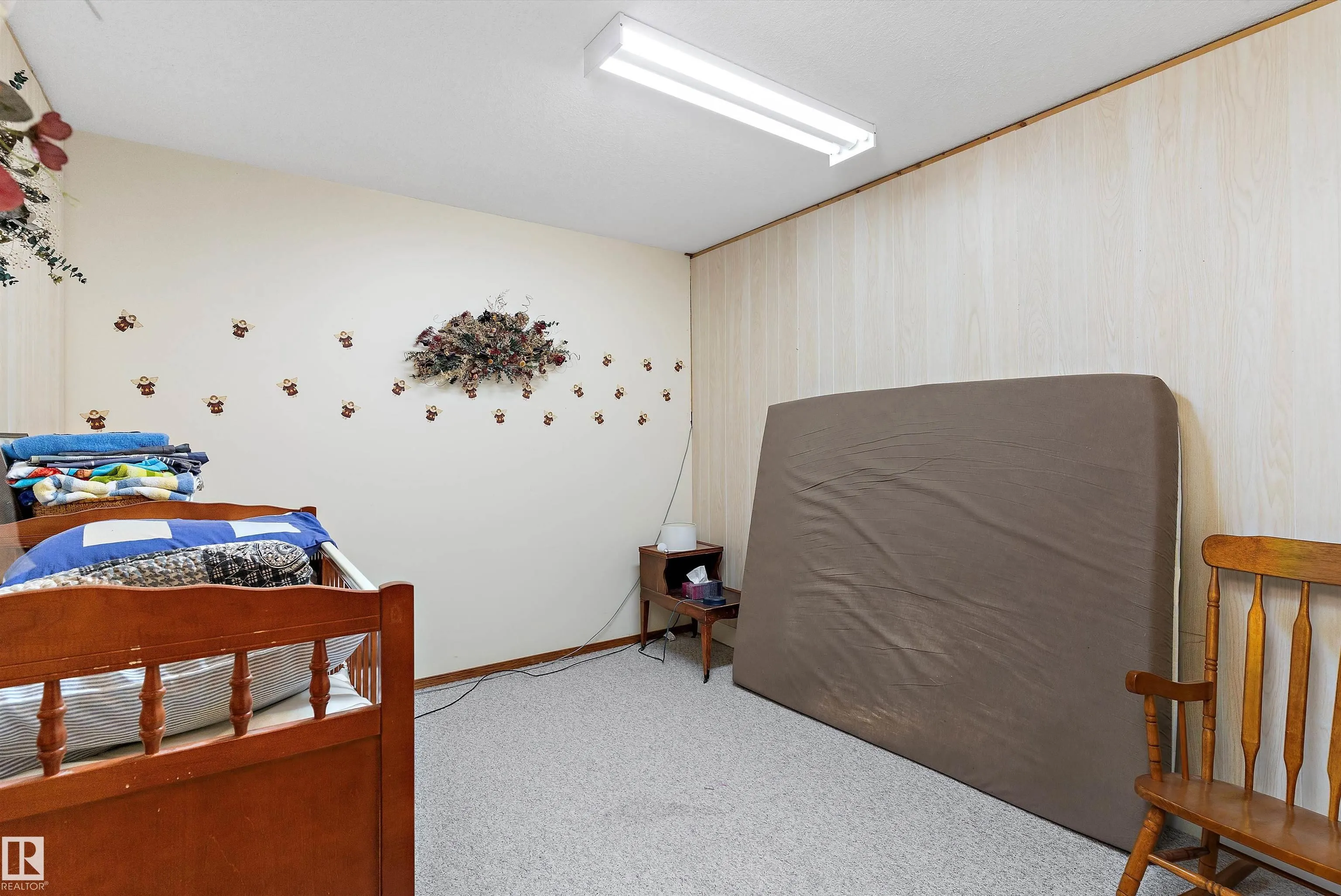 12 J BROWN Place