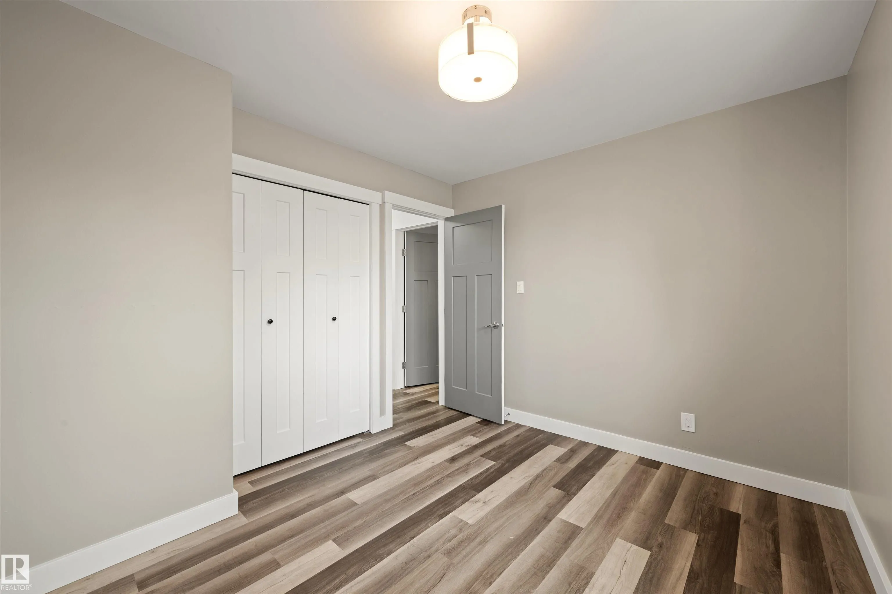 47 VENTNOR Place