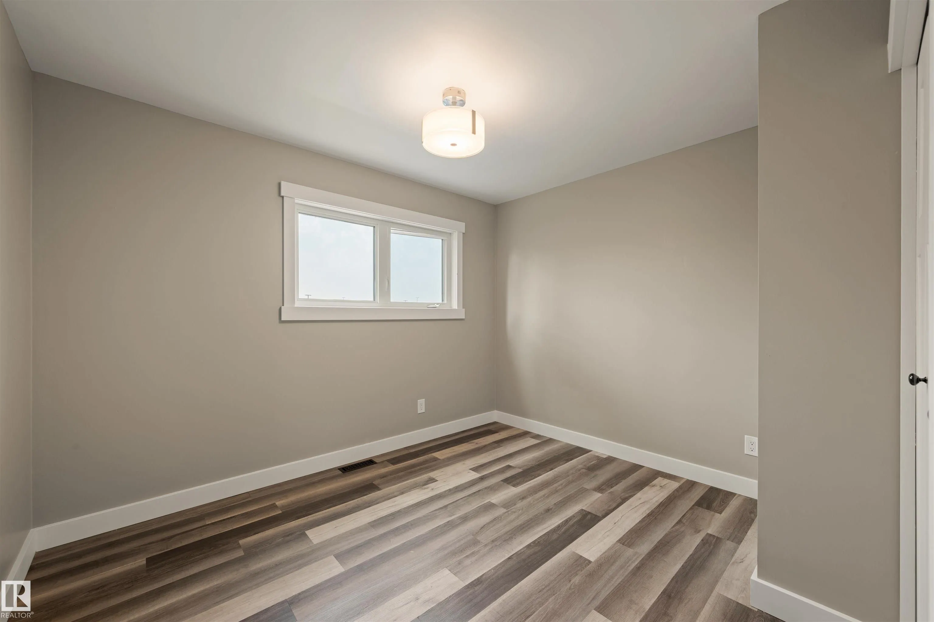 47 VENTNOR Place