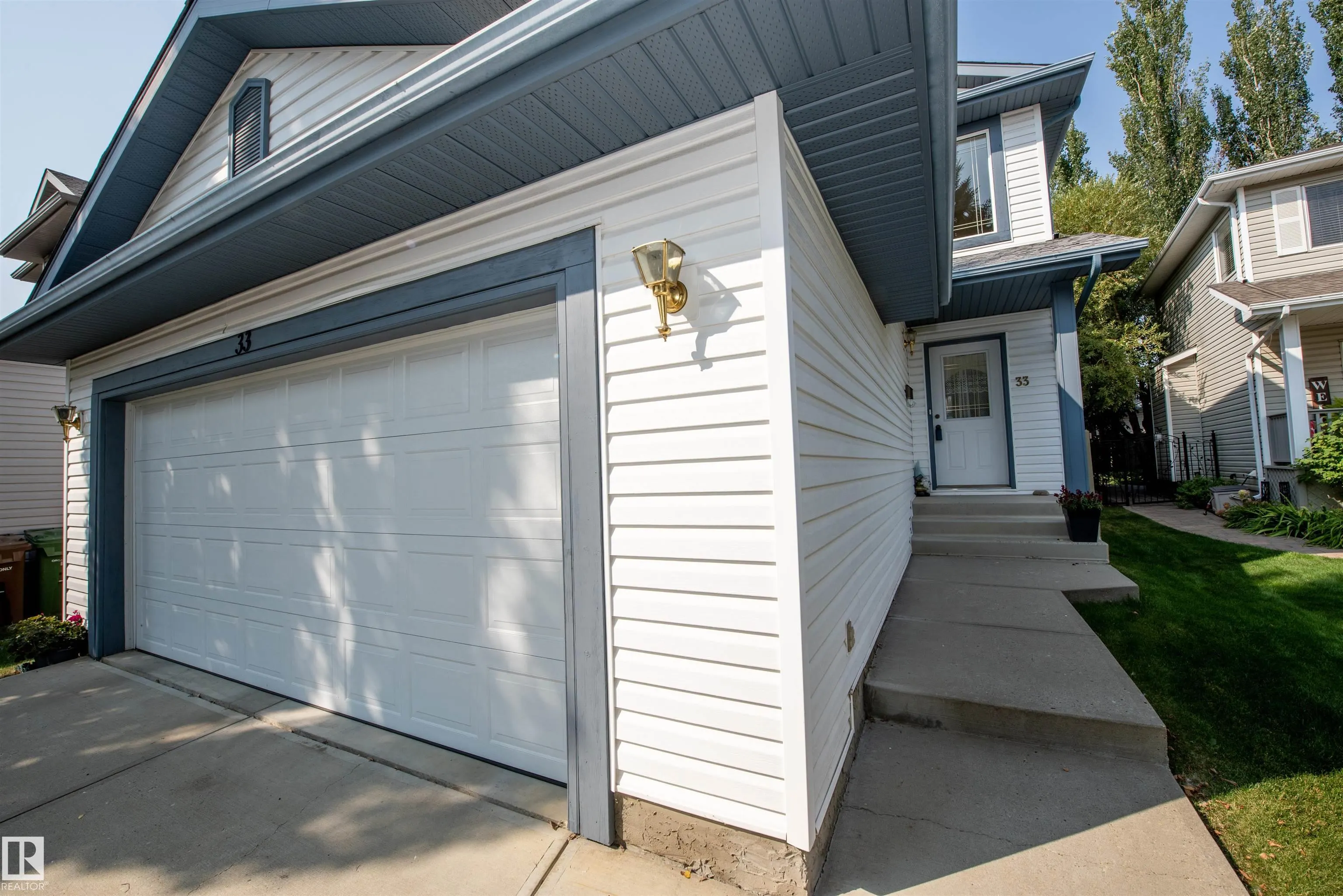 33 EASTCOTT Drive