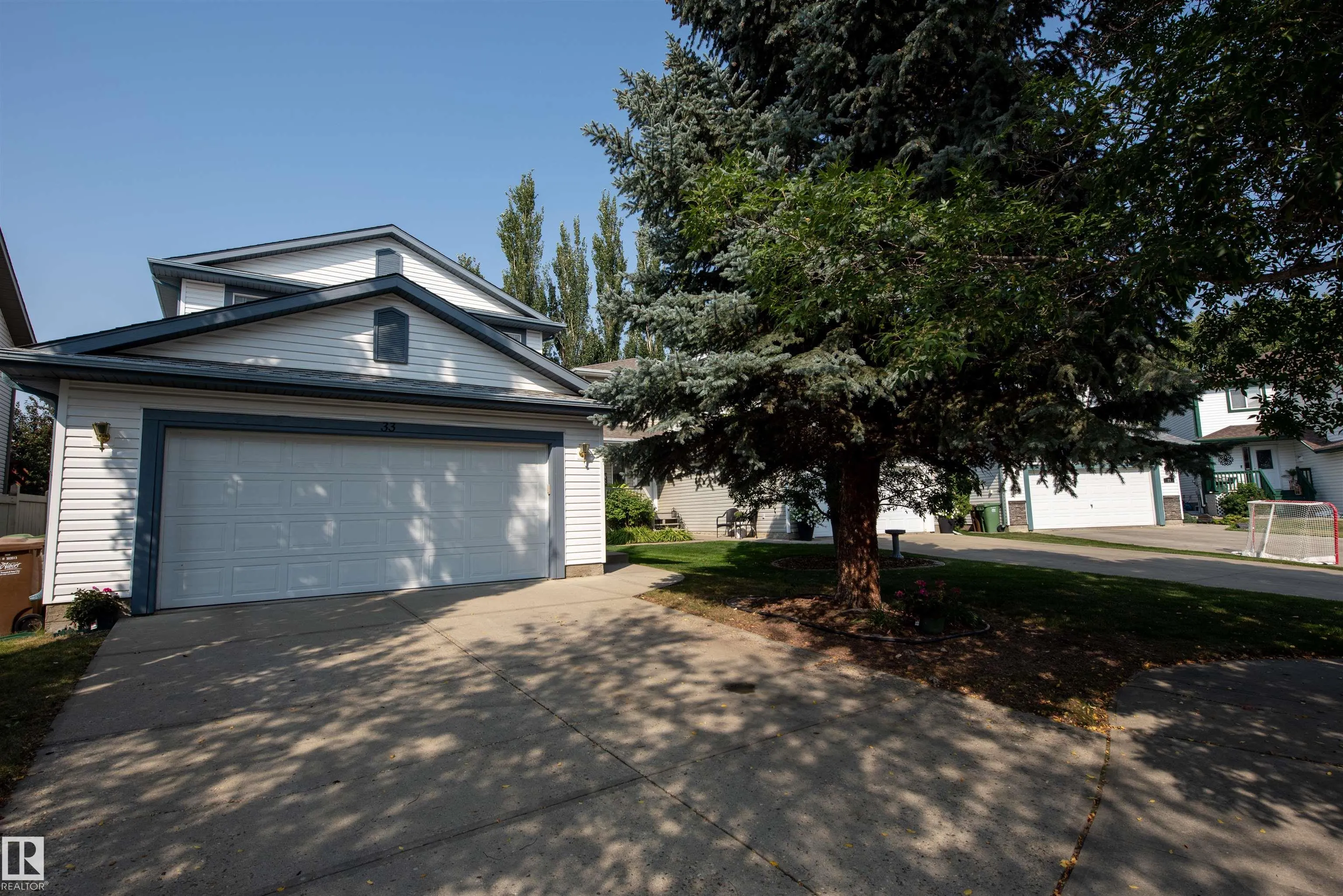 33 EASTCOTT Drive