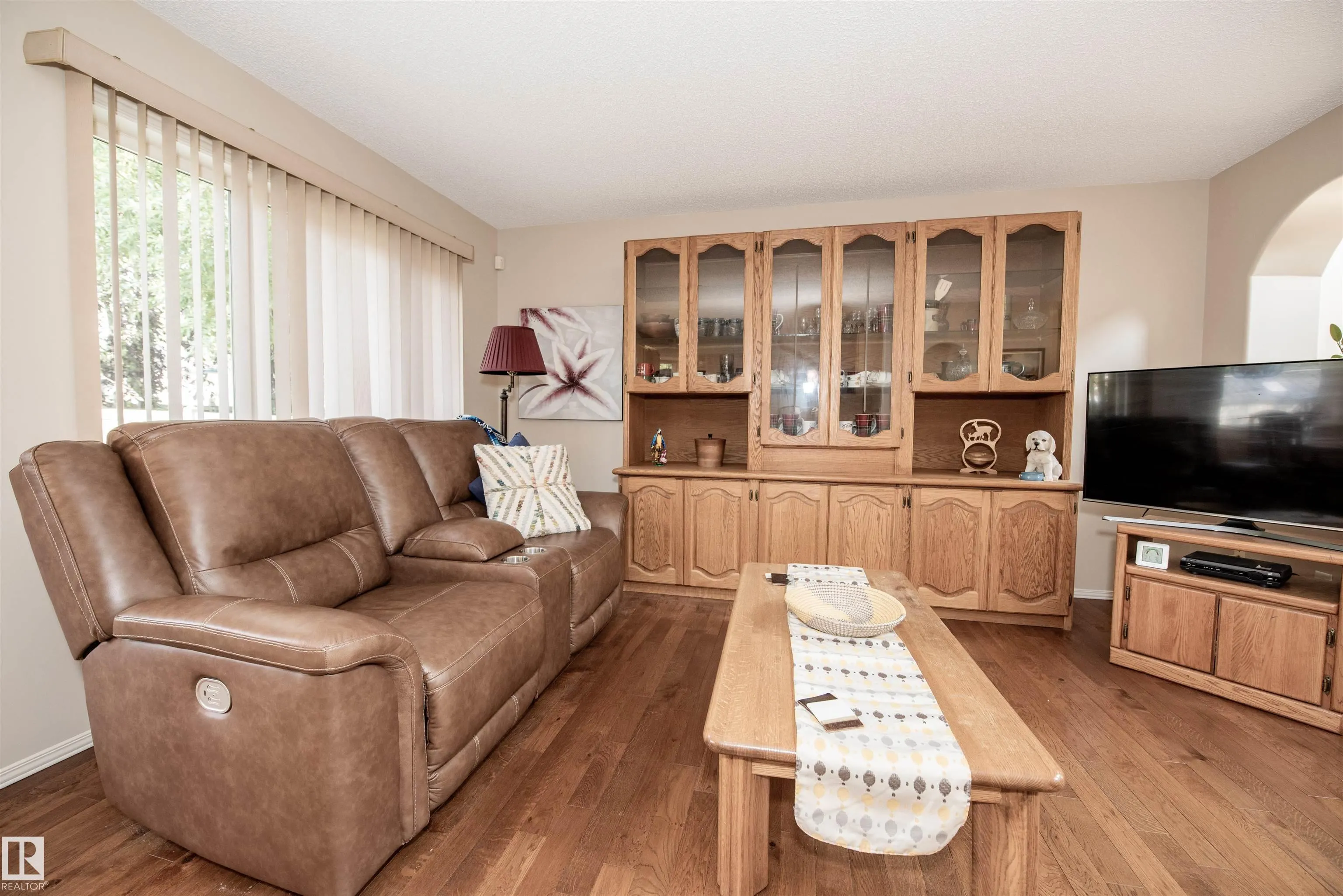 33 EASTCOTT Drive