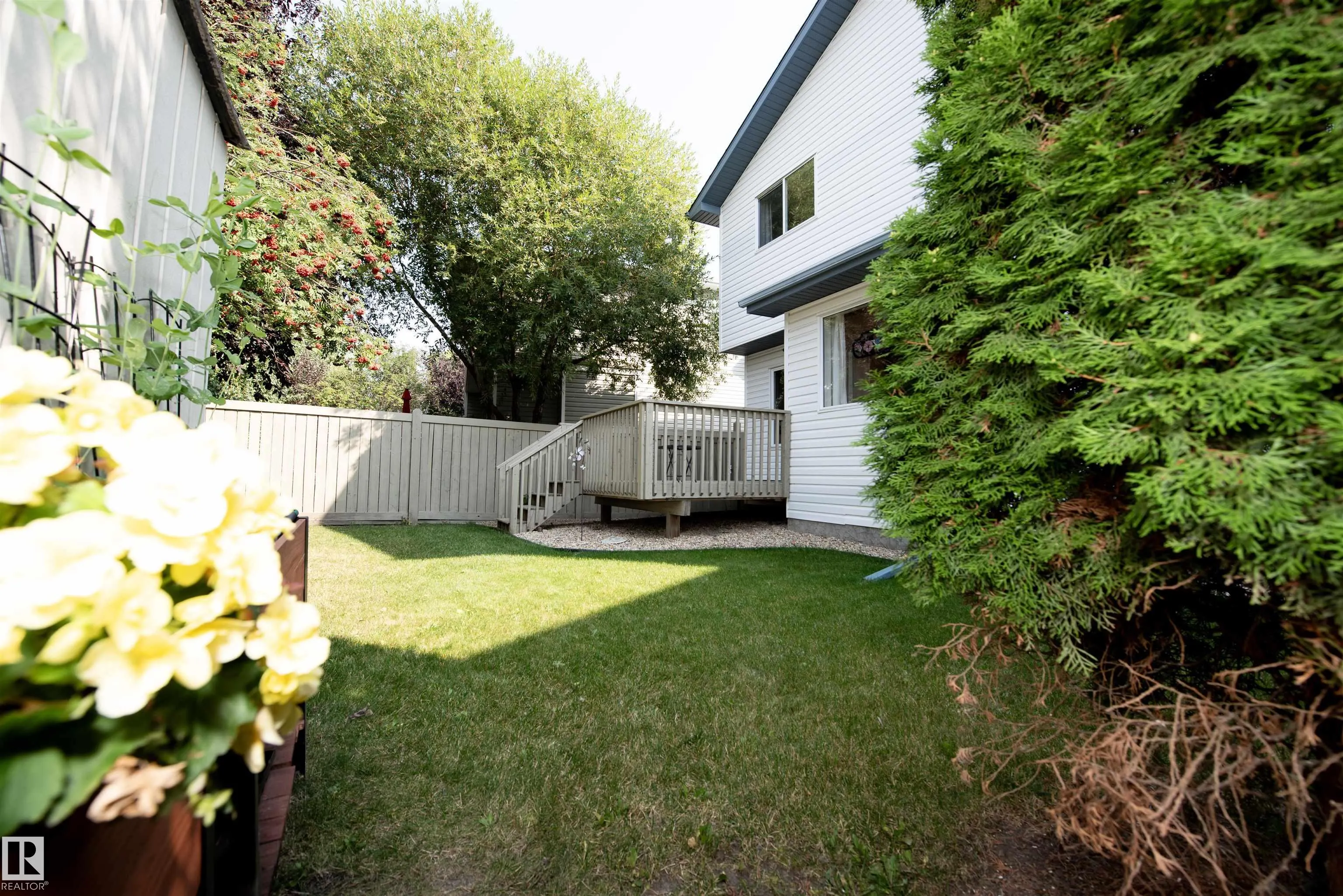 33 EASTCOTT Drive