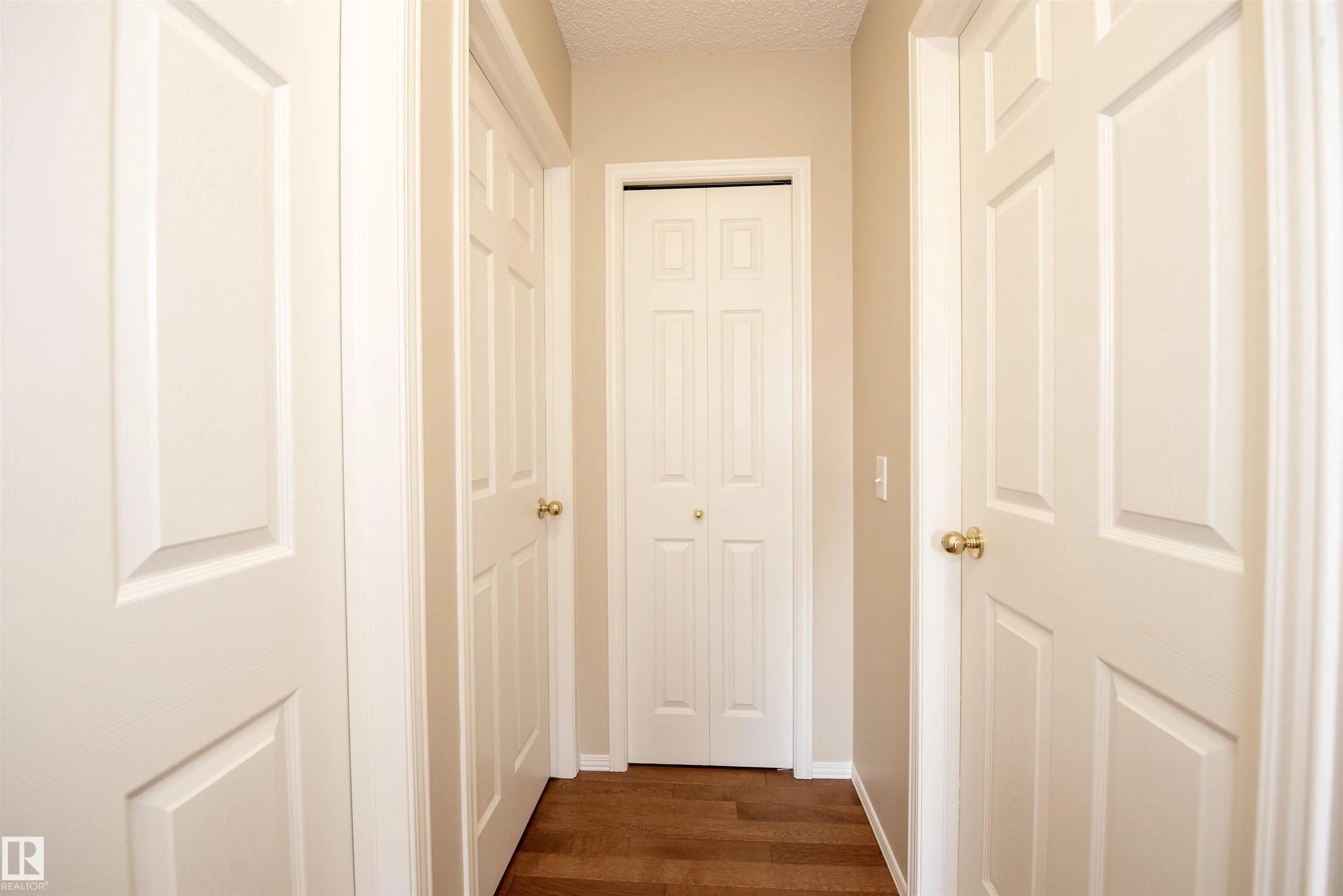 33 EASTCOTT Drive