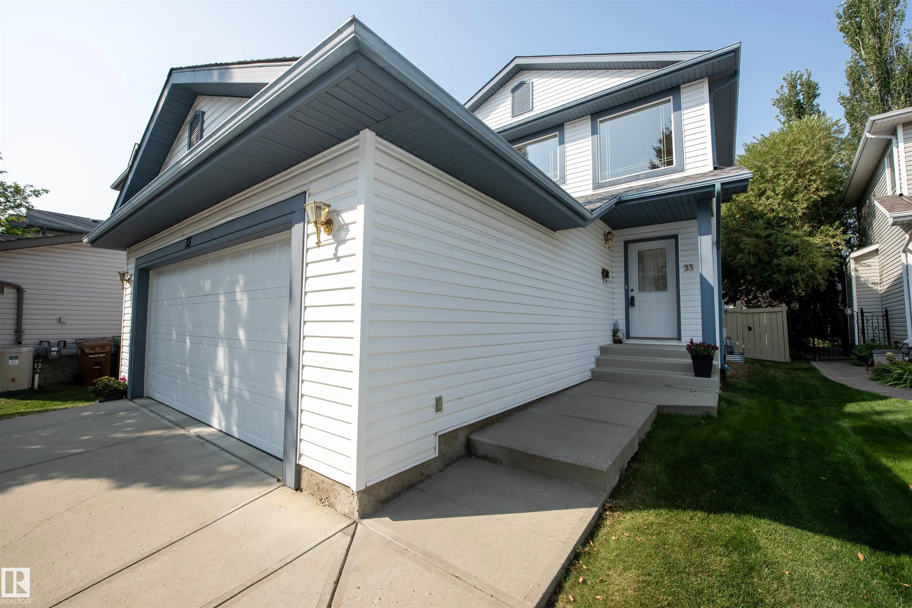 33 EASTCOTT Drive
