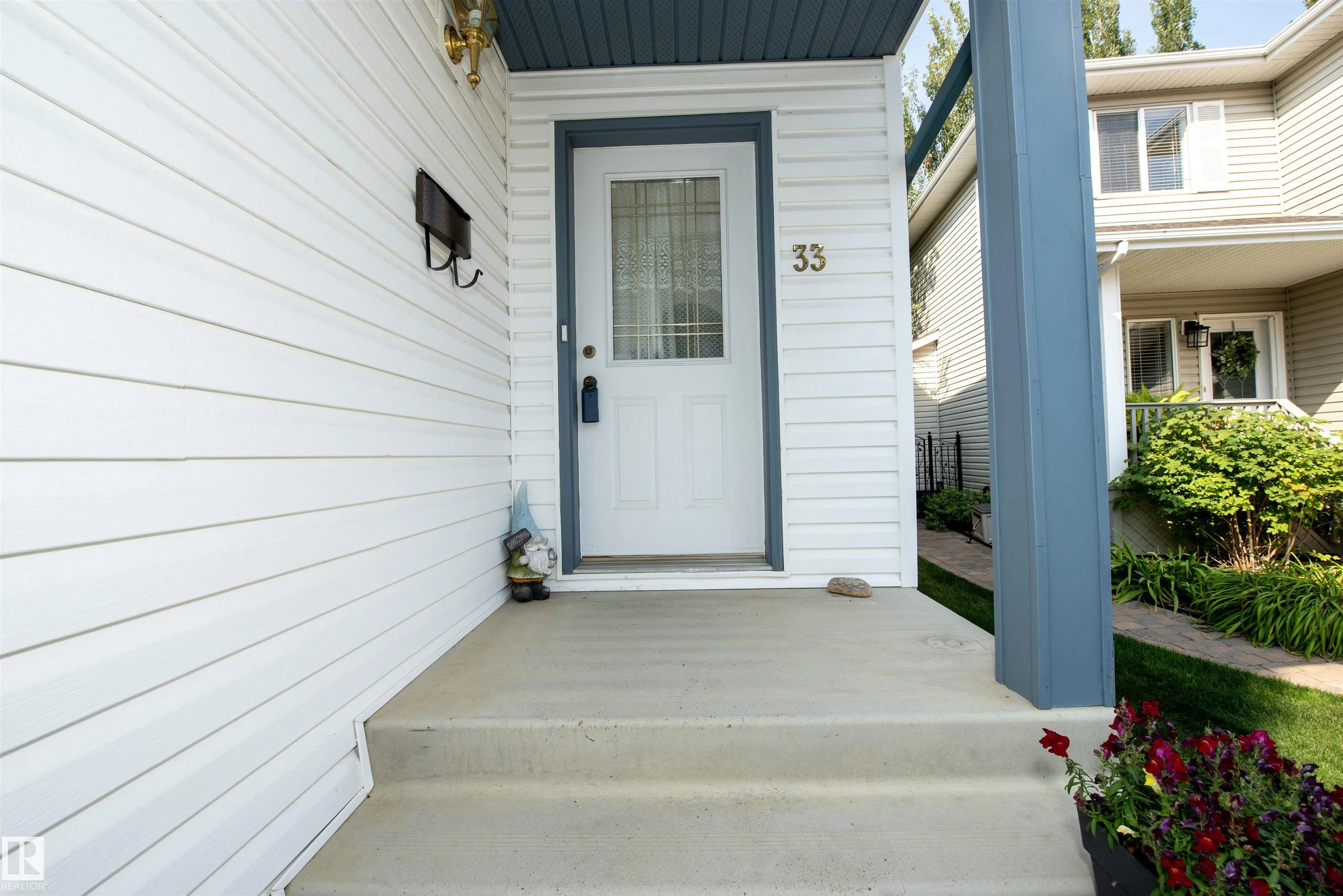 33 EASTCOTT Drive