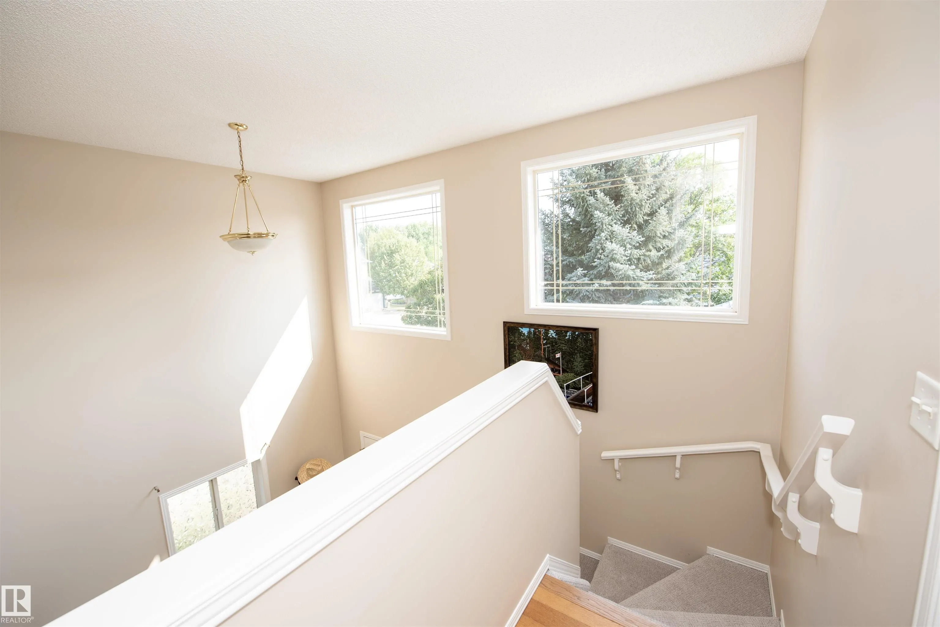 33 EASTCOTT Drive