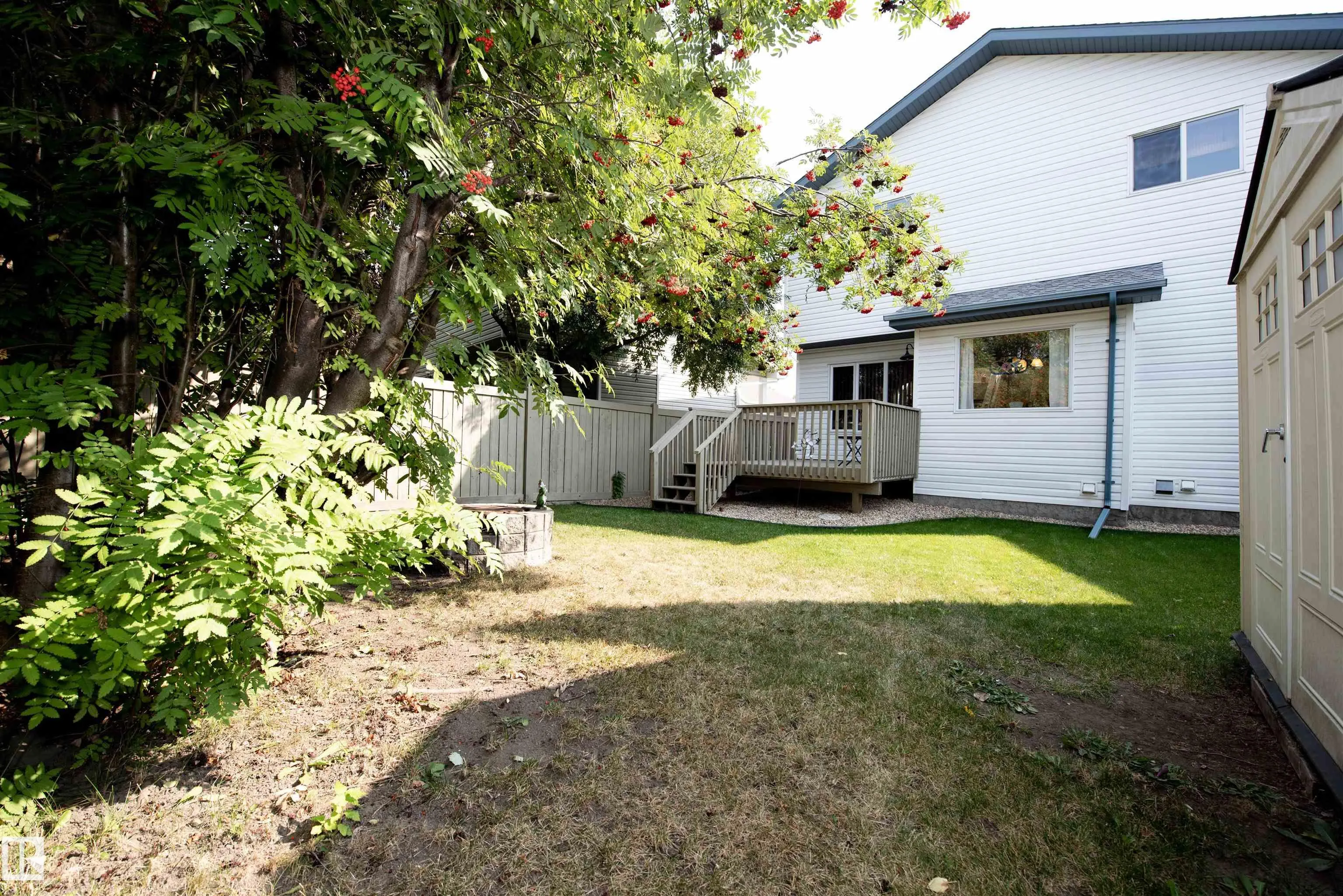 33 EASTCOTT Drive