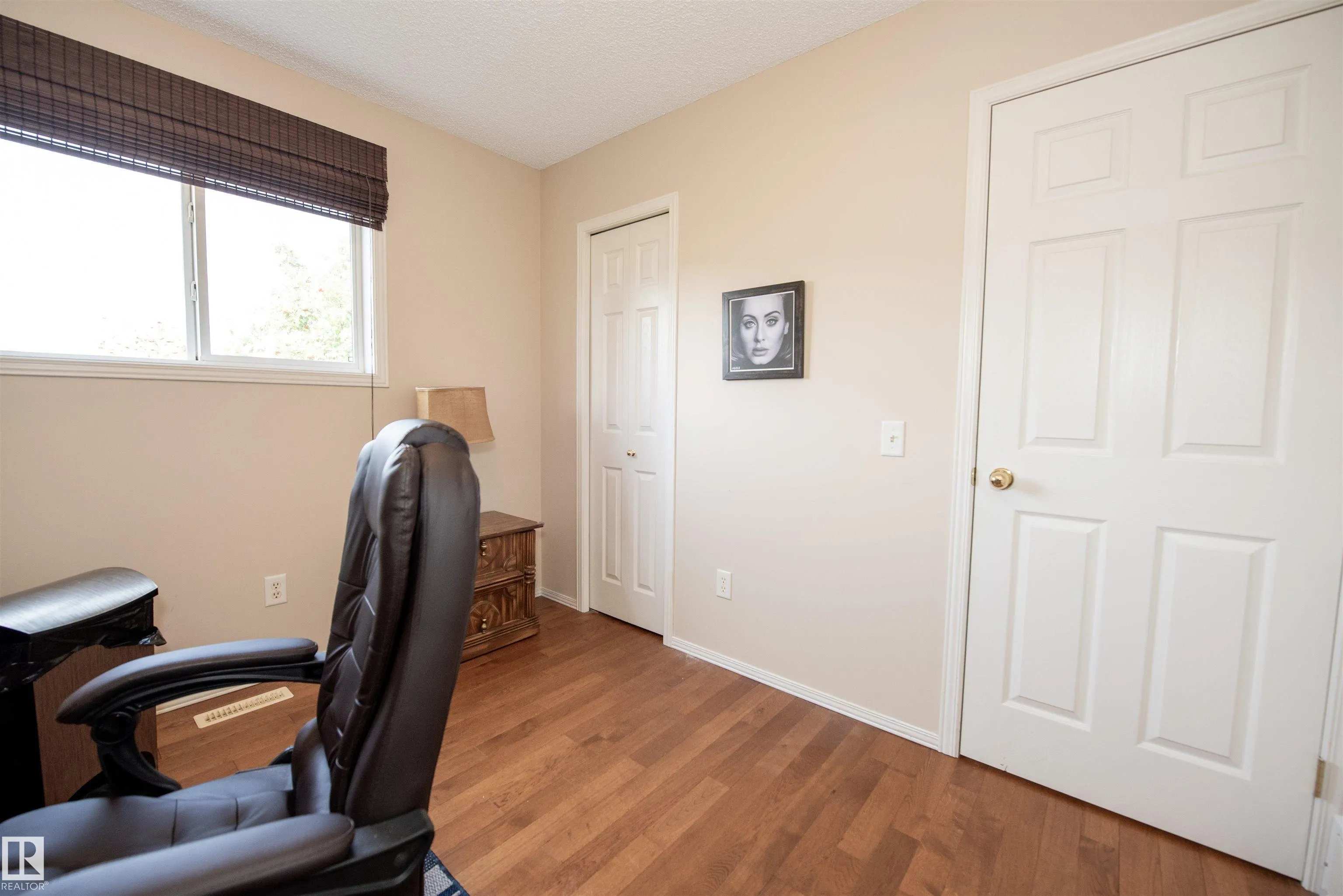 33 EASTCOTT Drive