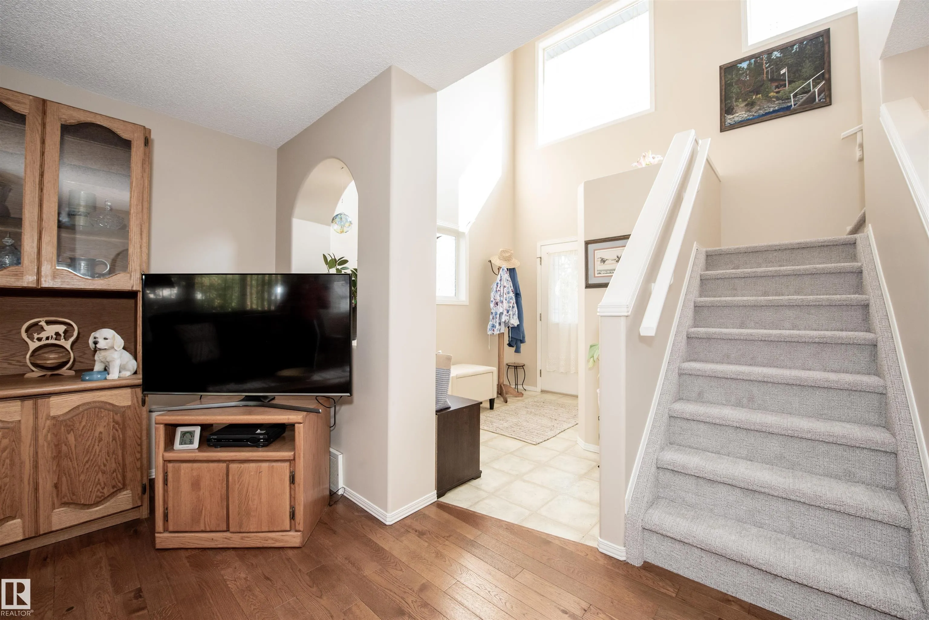 33 EASTCOTT Drive