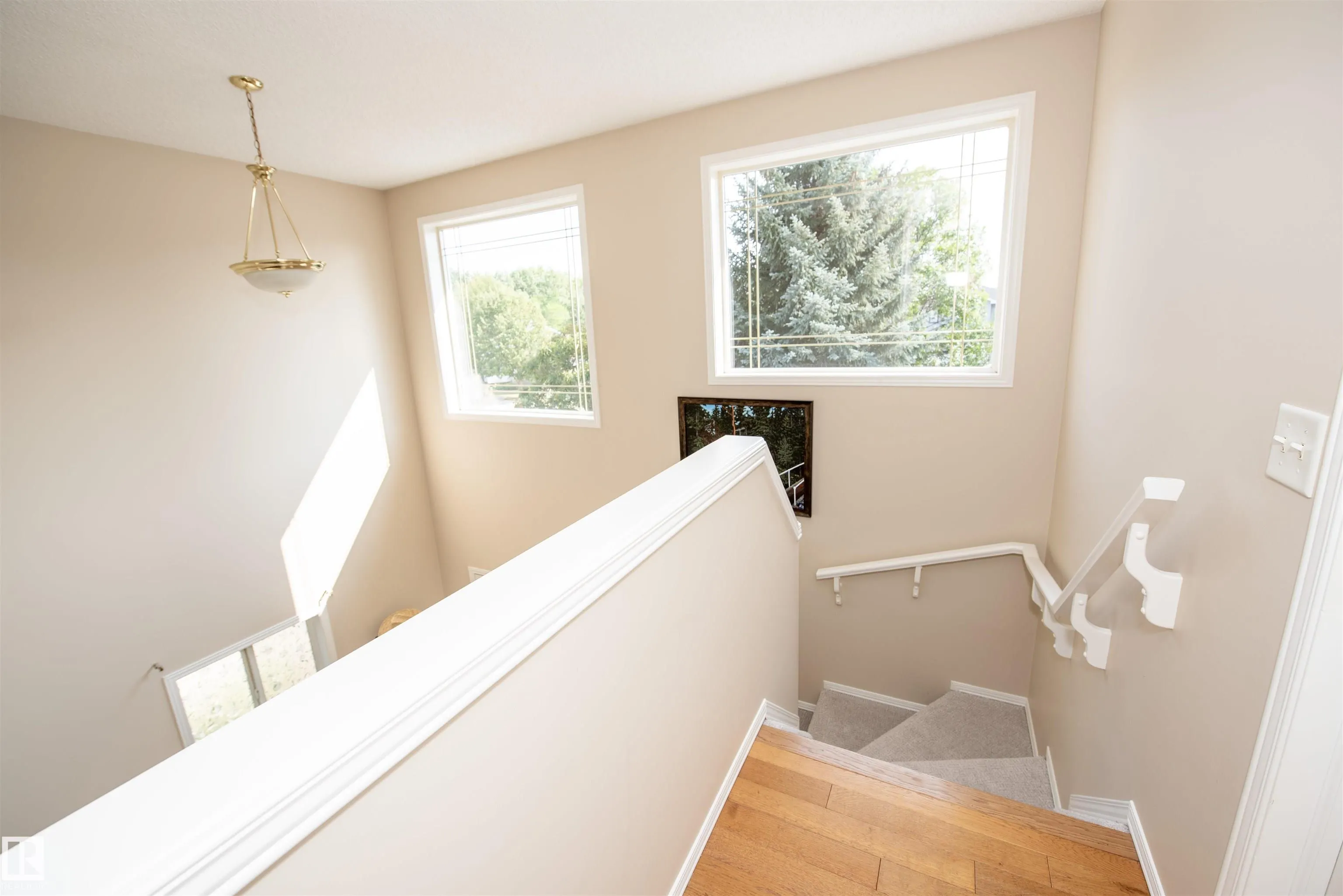 33 EASTCOTT Drive
