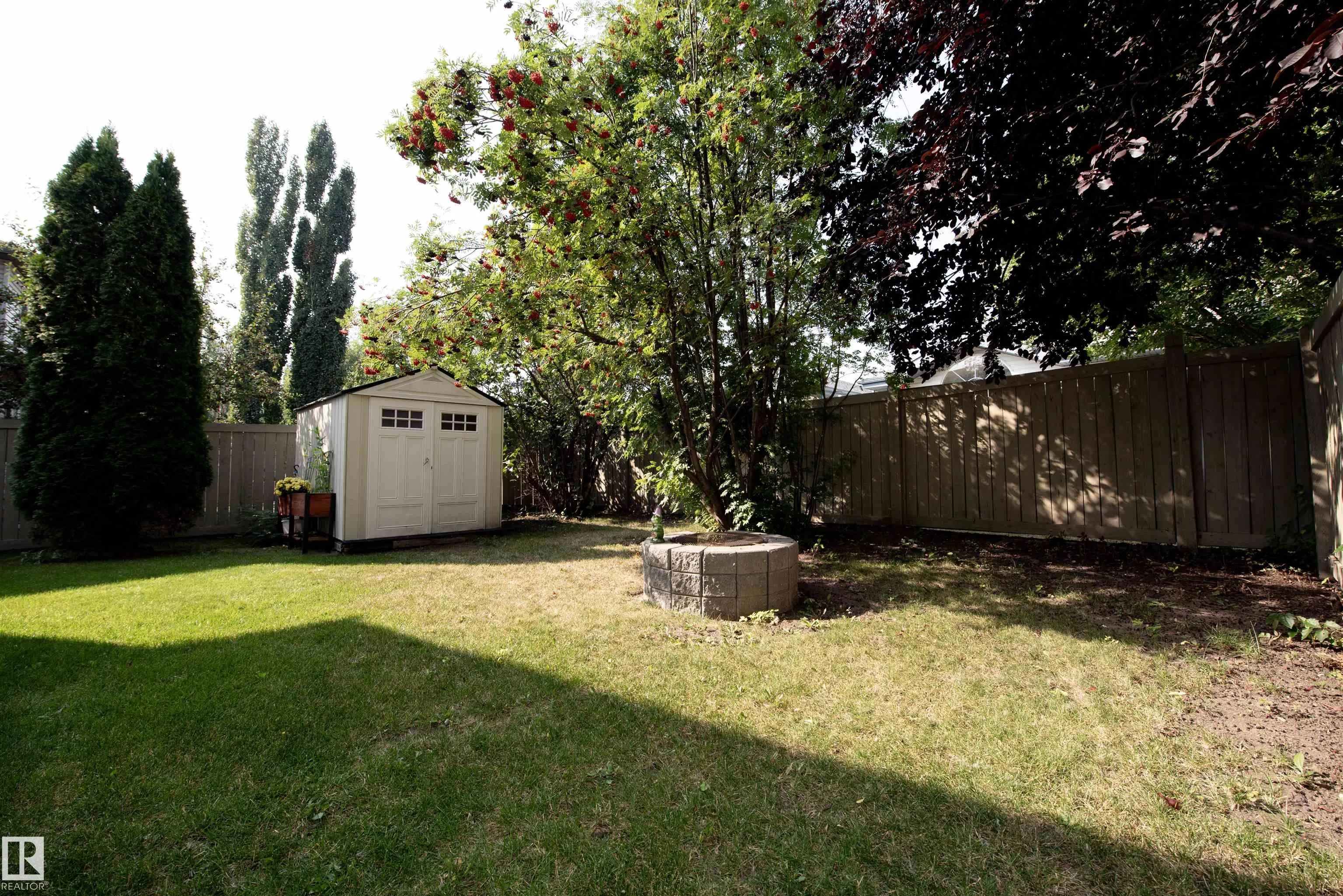 33 EASTCOTT Drive