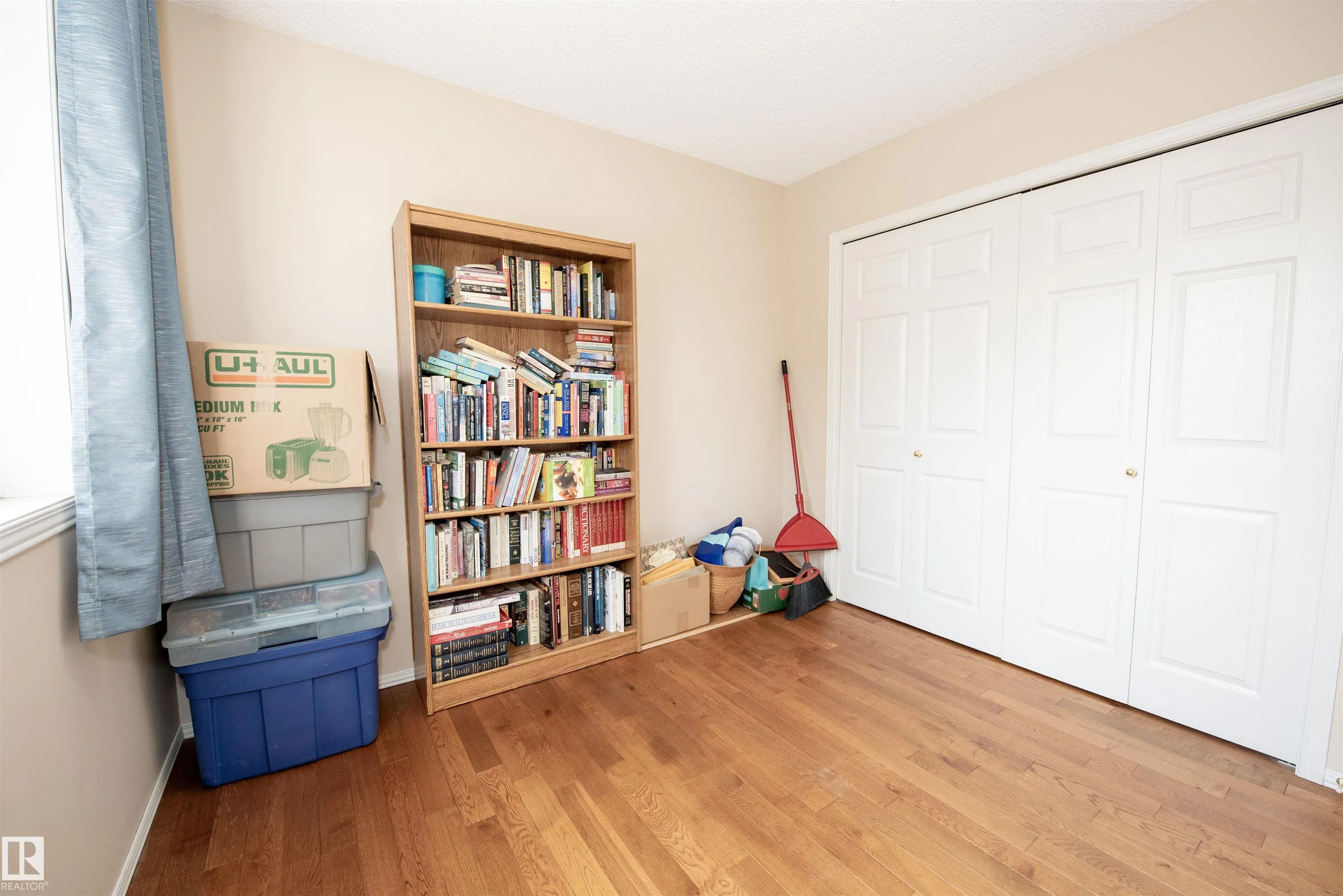 33 EASTCOTT Drive