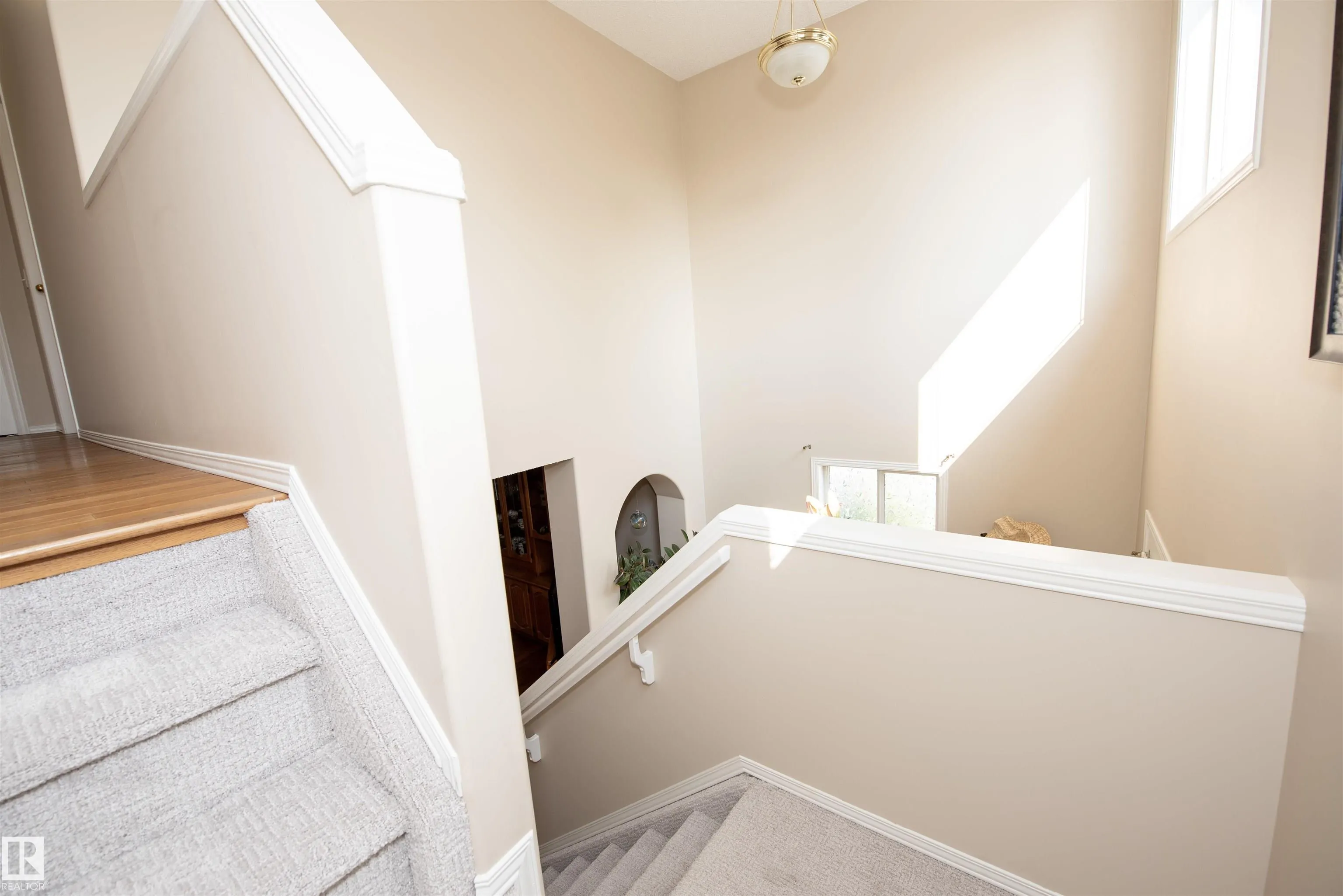 33 EASTCOTT Drive