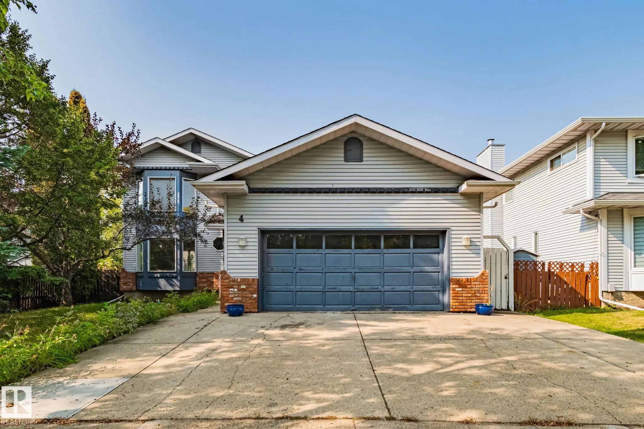 4 LEXINGTON Drive