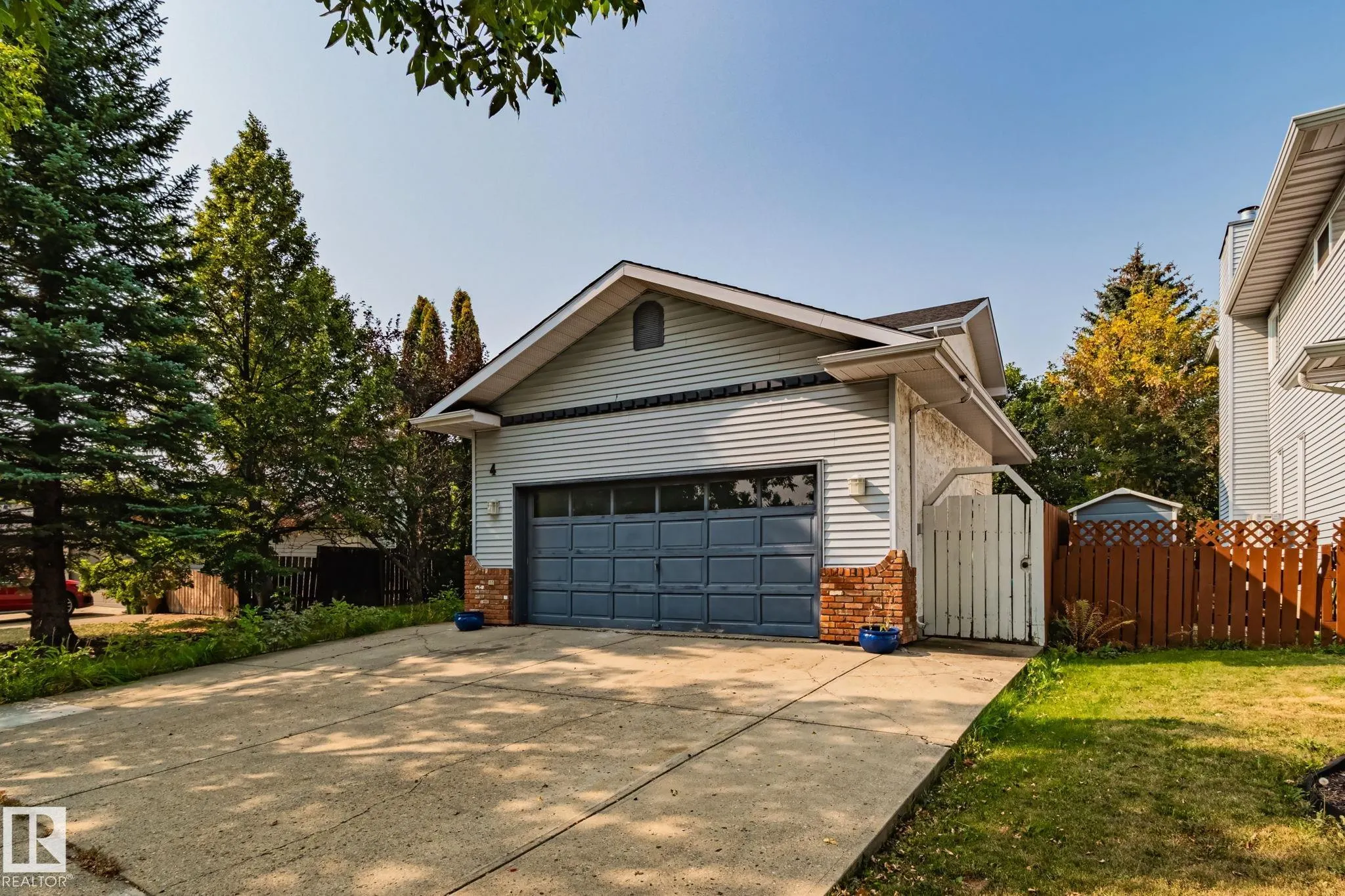 4 LEXINGTON Drive