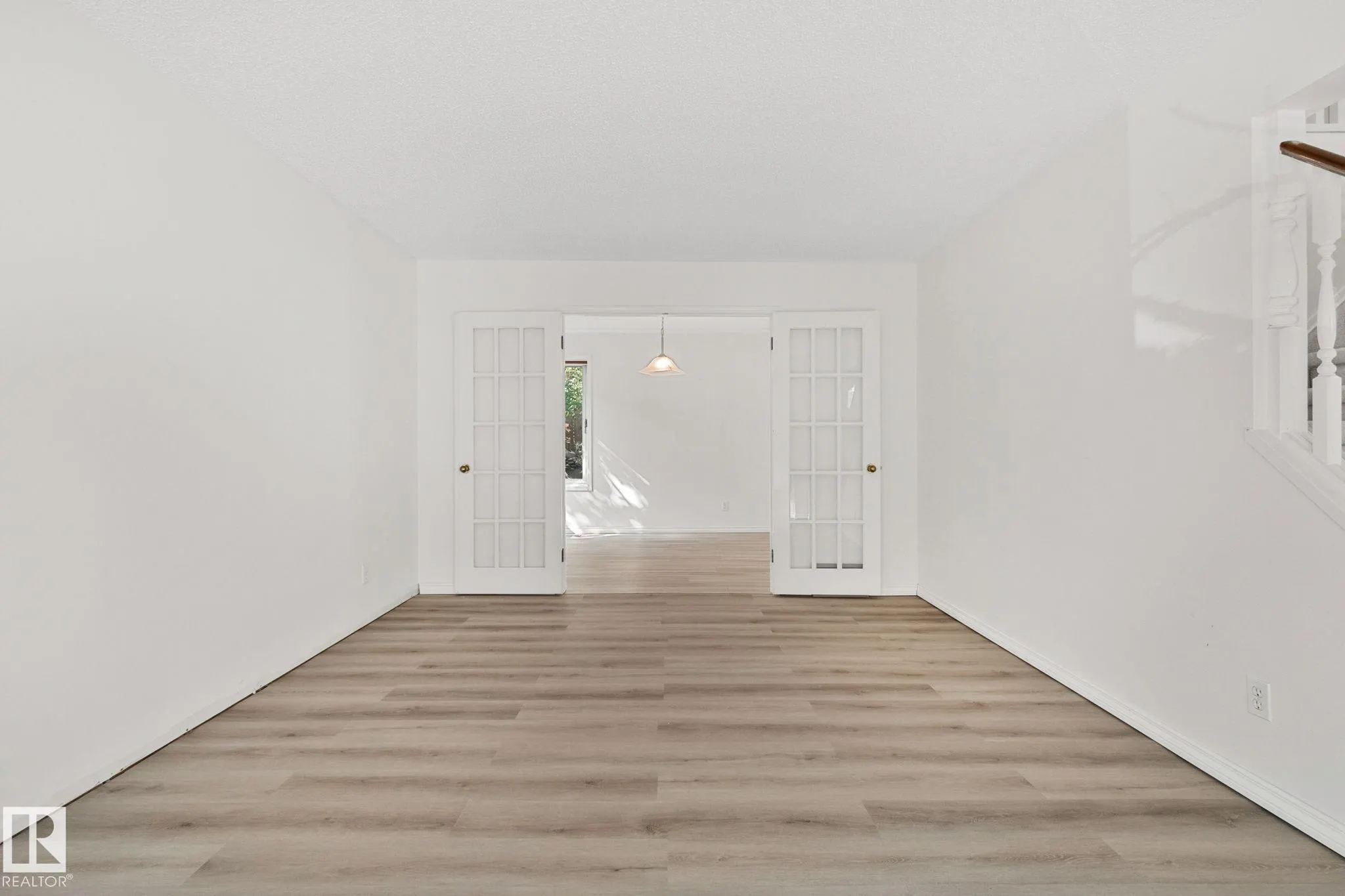 4 LEXINGTON Drive