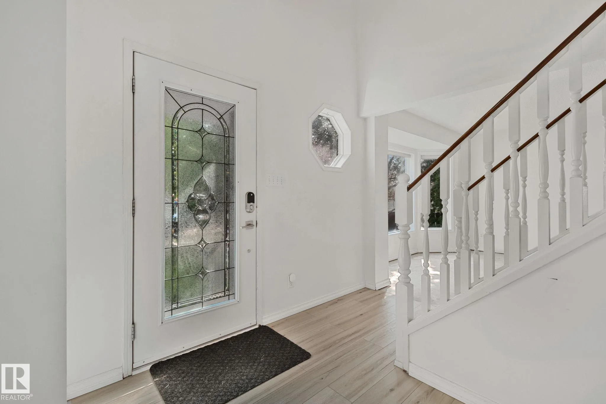 4 LEXINGTON Drive