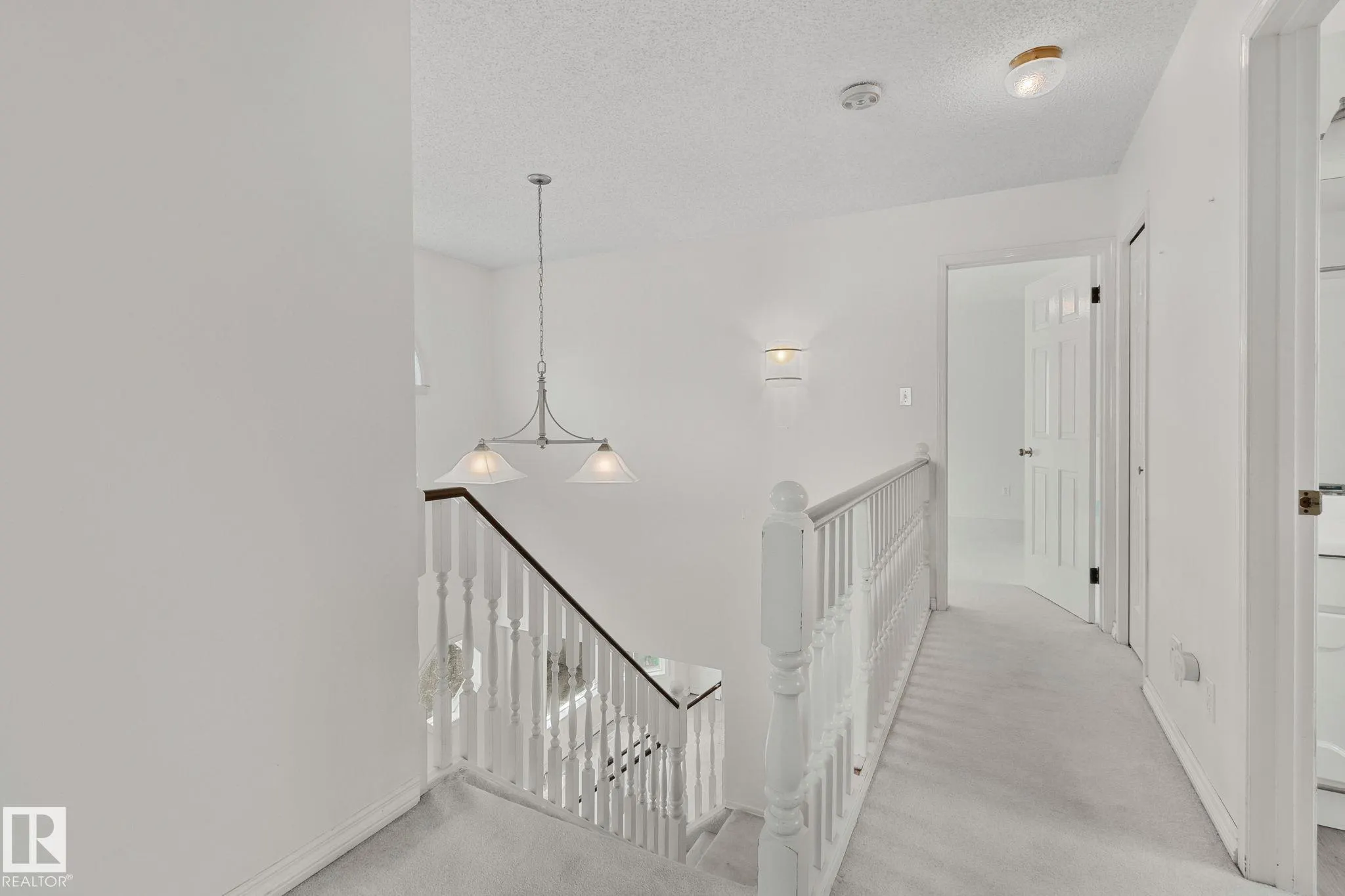 4 LEXINGTON Drive