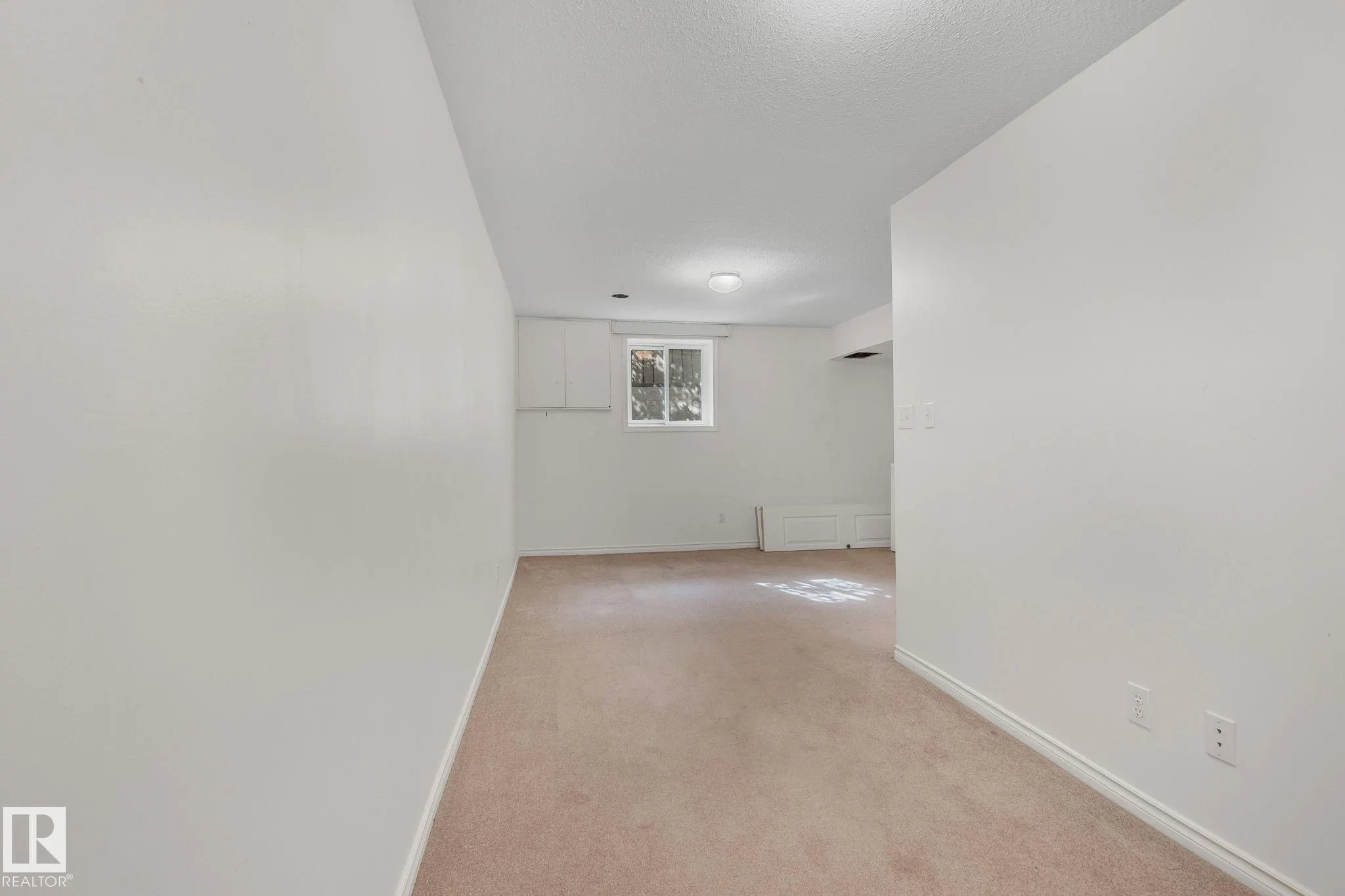 4 LEXINGTON Drive