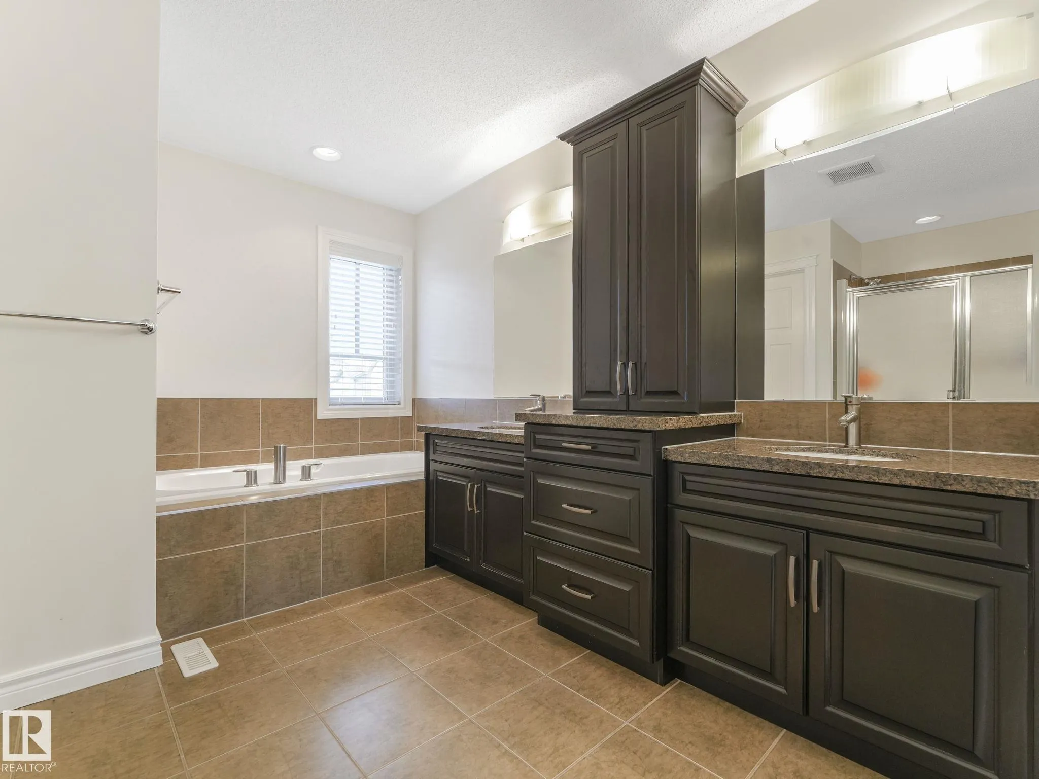 2651 ANDERSON Crescent
