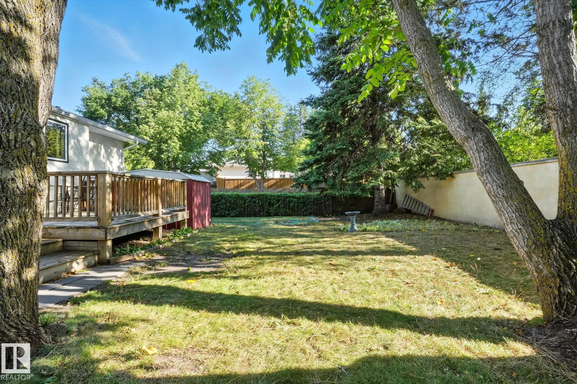 4 GLEN MEADOW Crescent