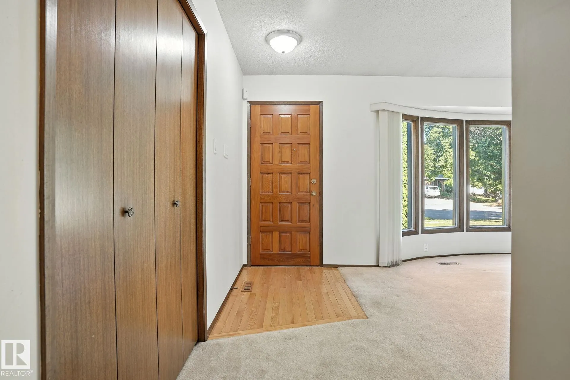 4 GLEN MEADOW Crescent