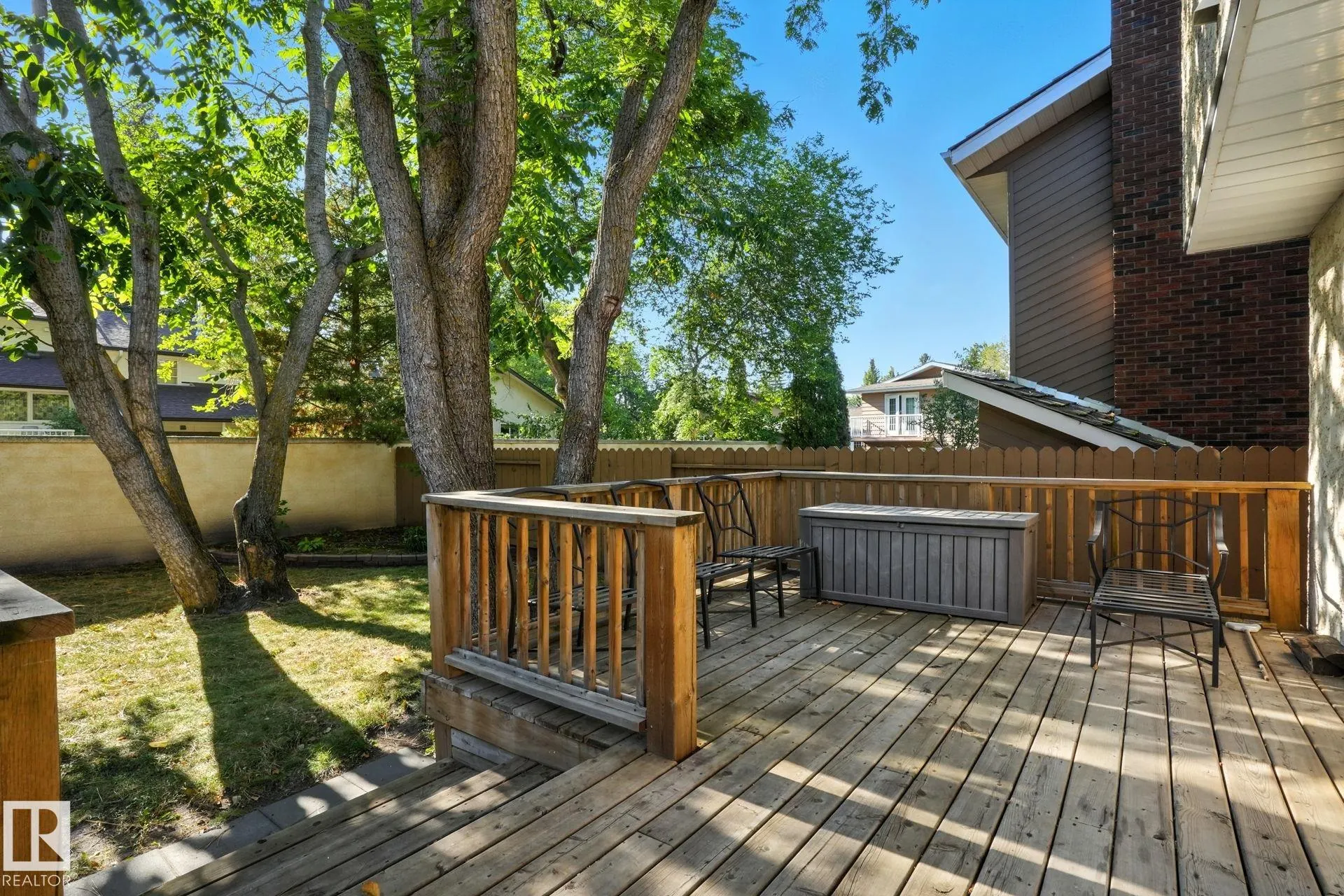 4 GLEN MEADOW Crescent