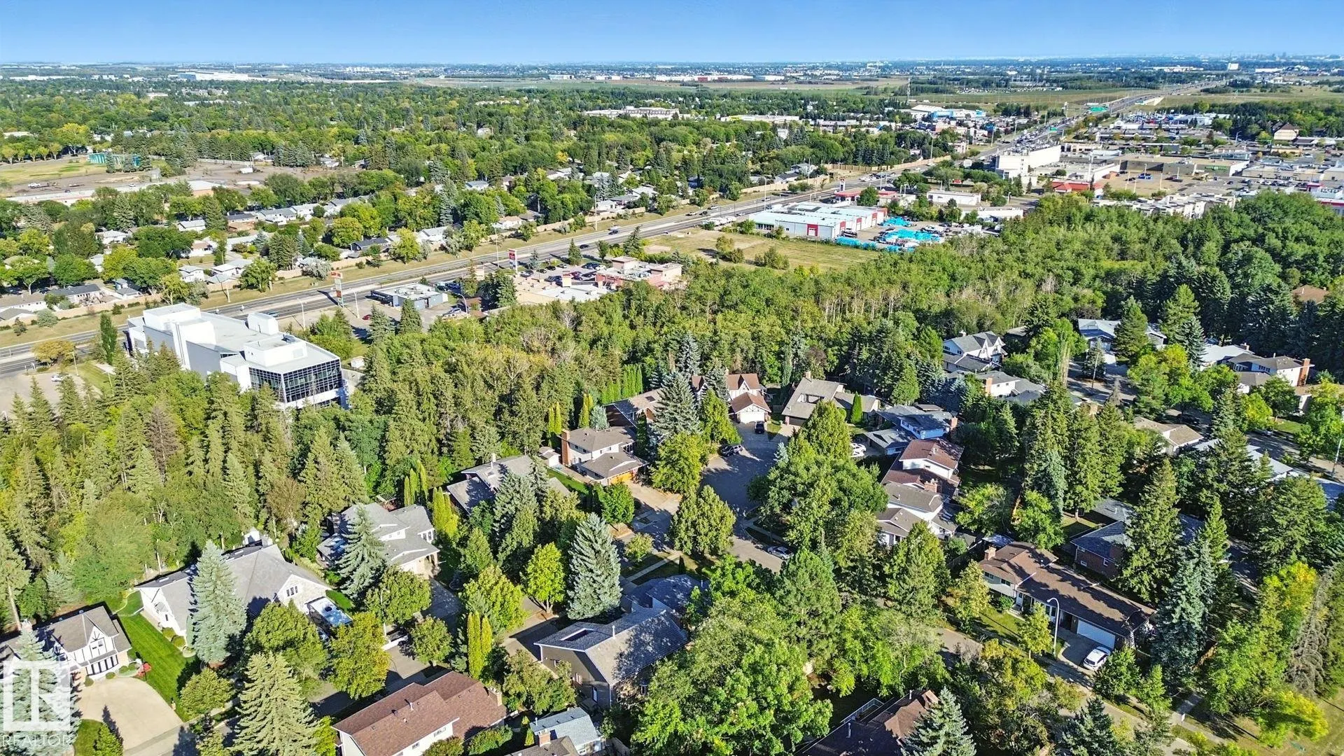 4 GLEN MEADOW Crescent