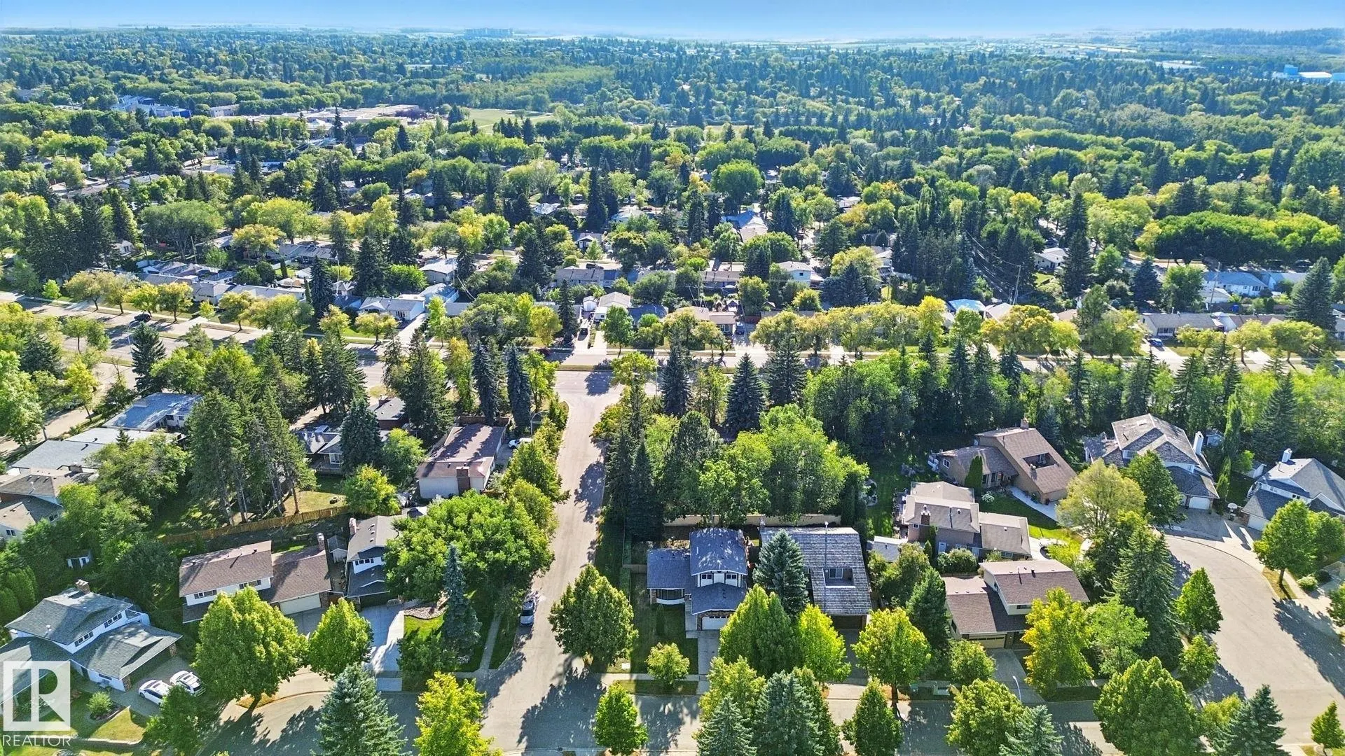 4 GLEN MEADOW Crescent