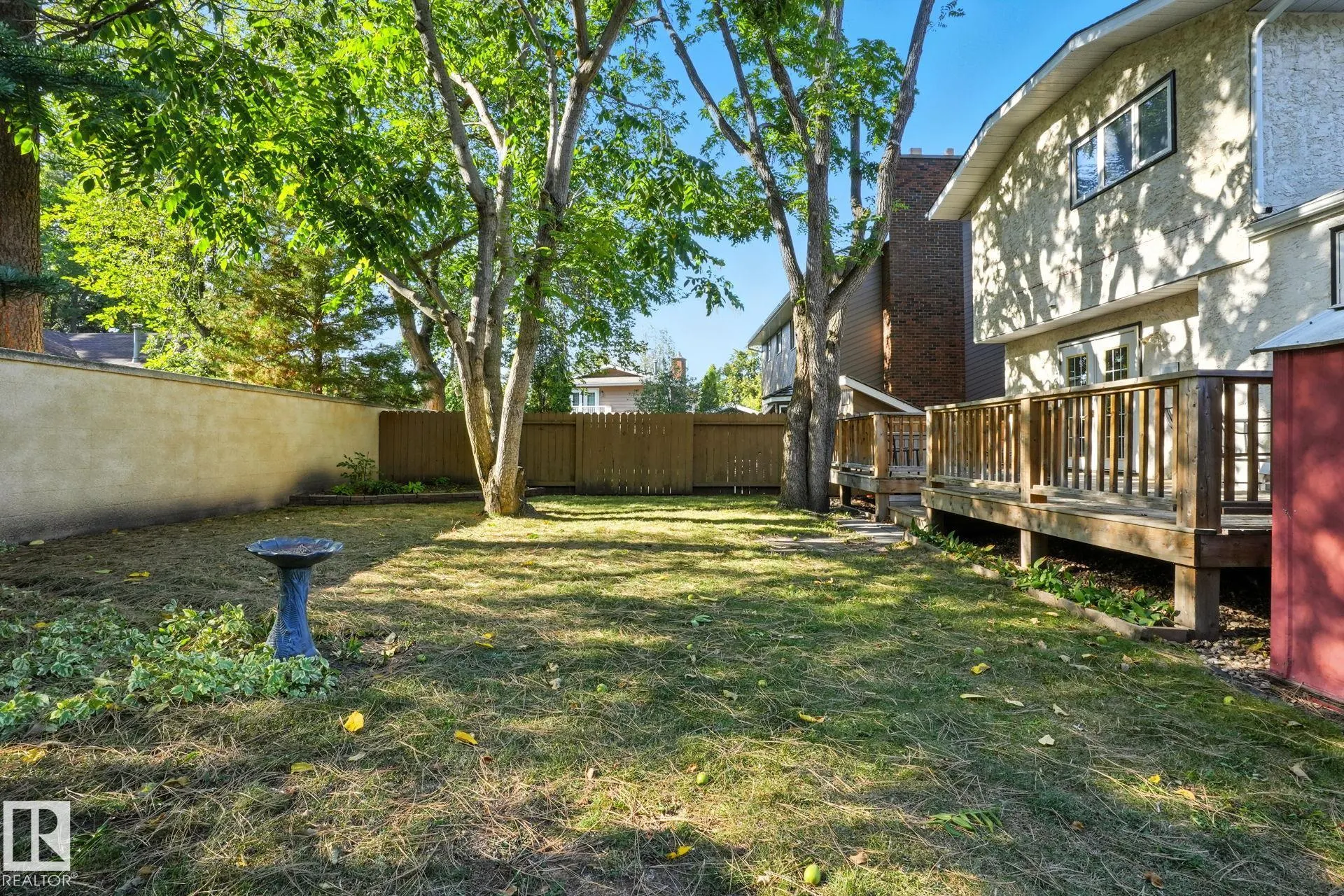 4 GLEN MEADOW Crescent