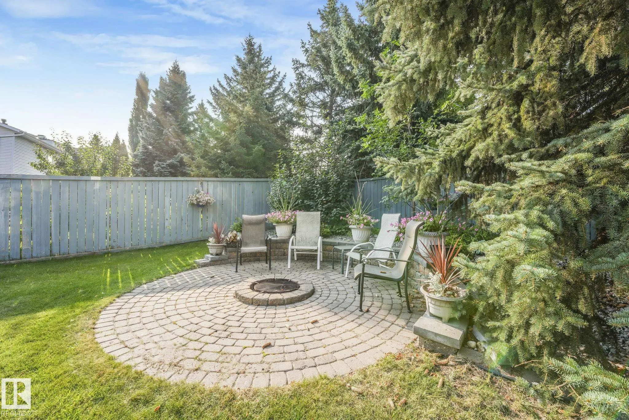 720 HENDRA Crescent