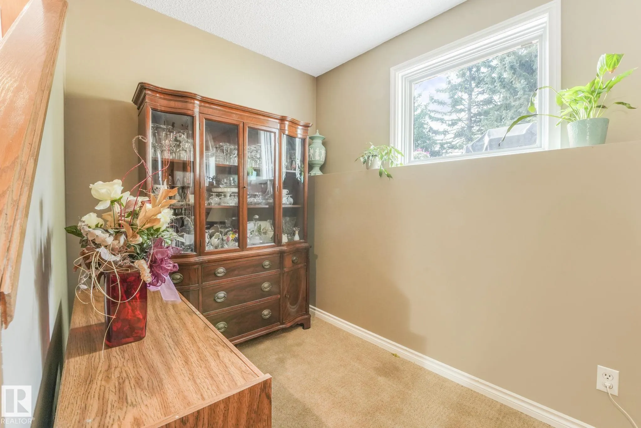 720 HENDRA Crescent