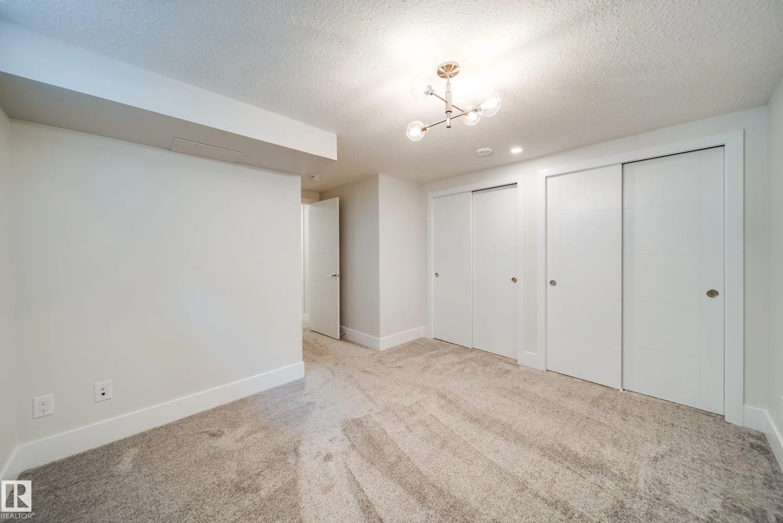 14005 105 Avenue