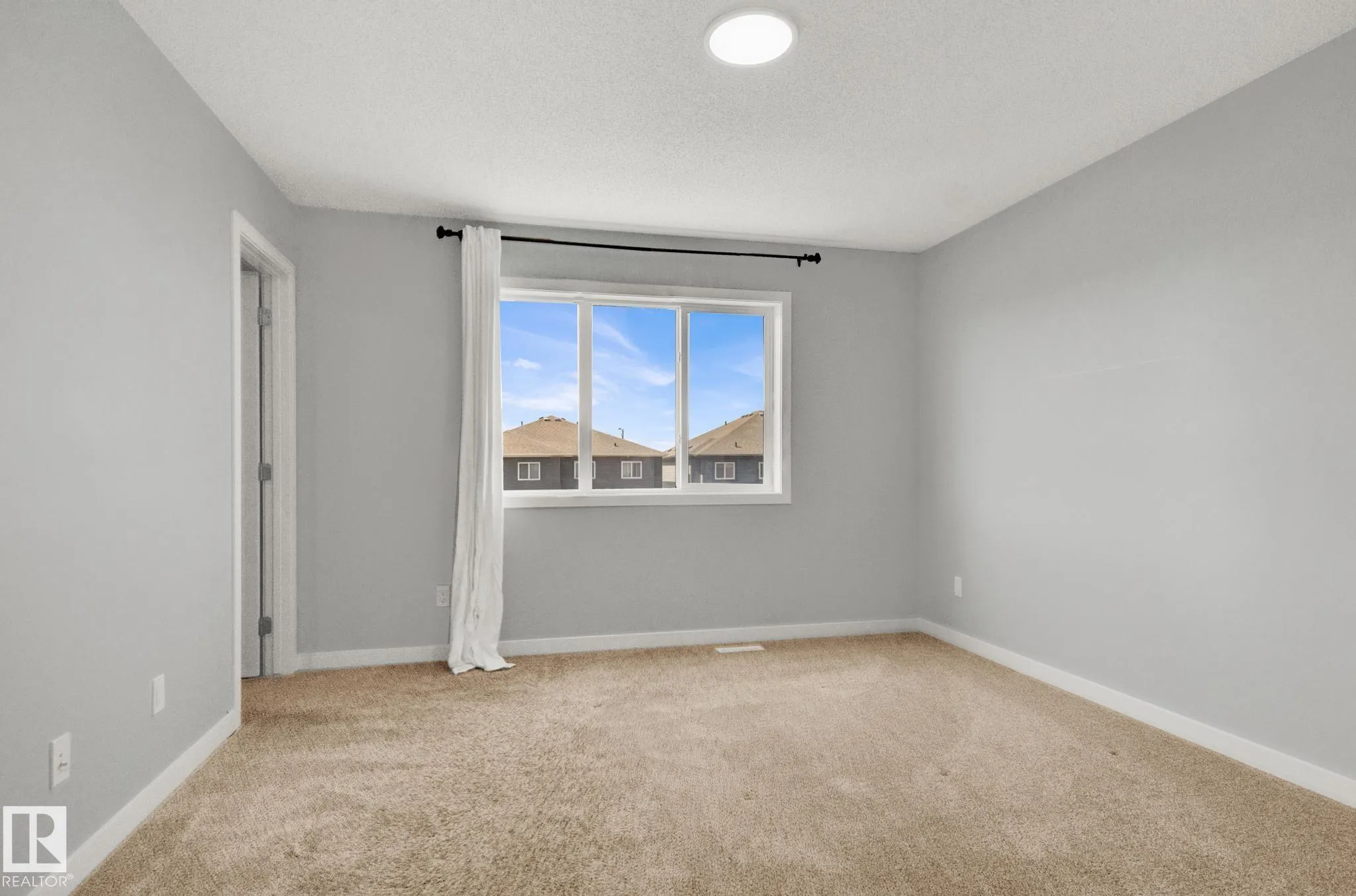 1627 PLUM CIRCLE Circle