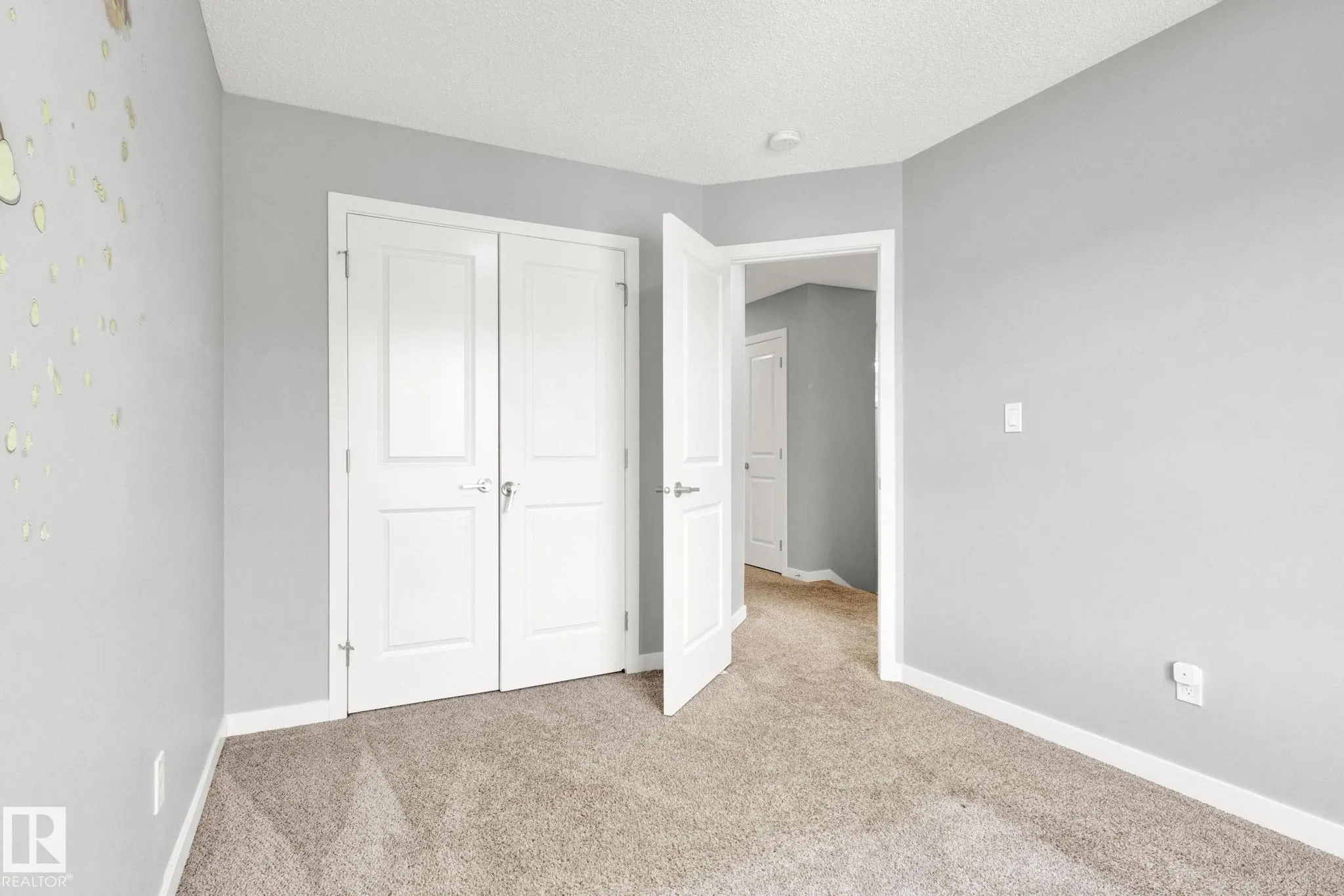 1627 PLUM CIRCLE Circle