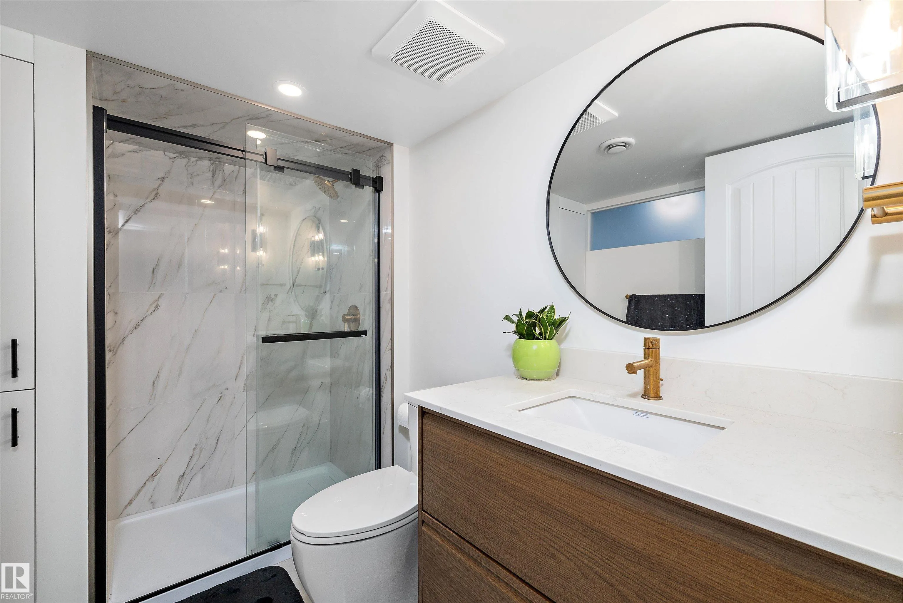 15903 132 Street