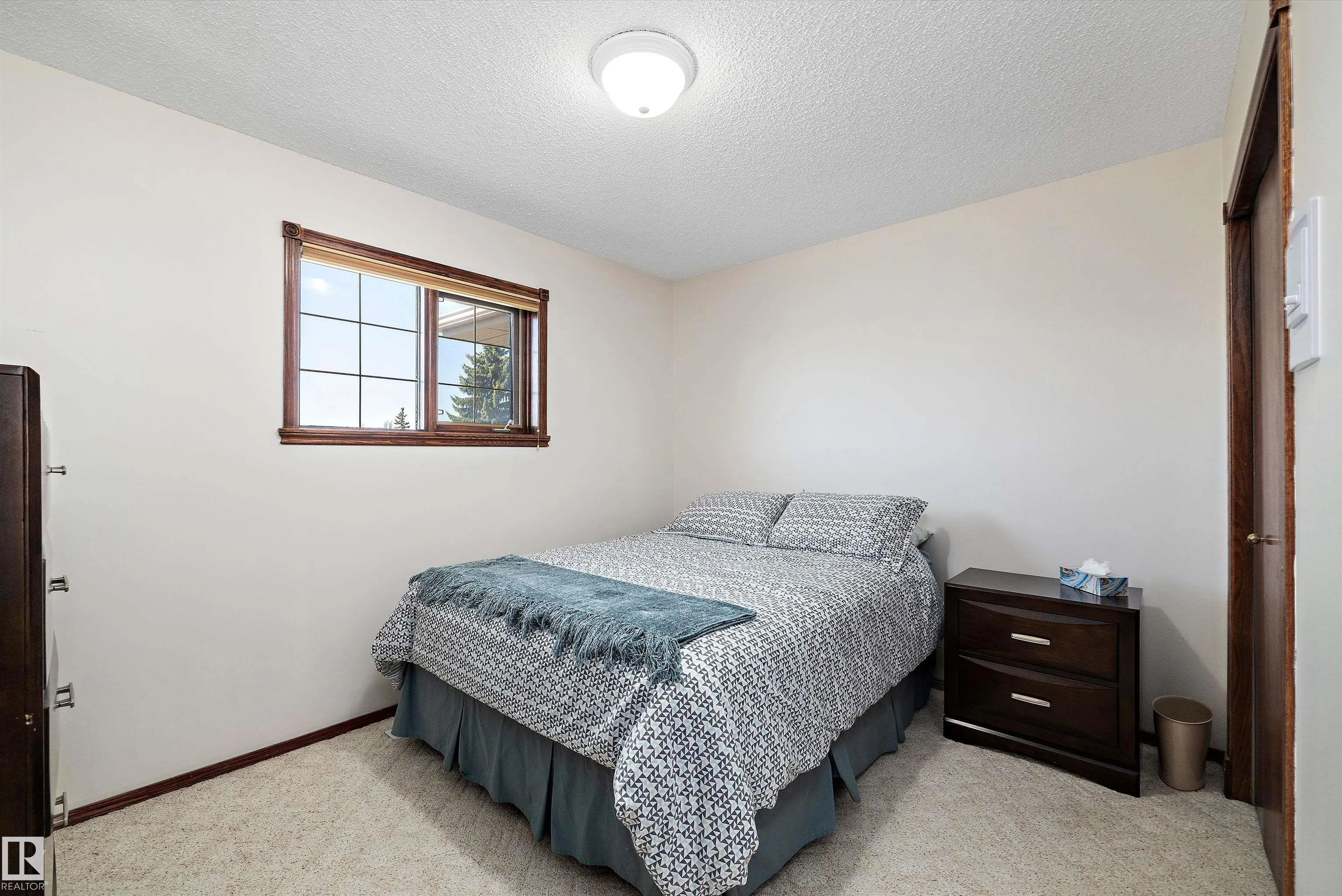 15903 132 Street