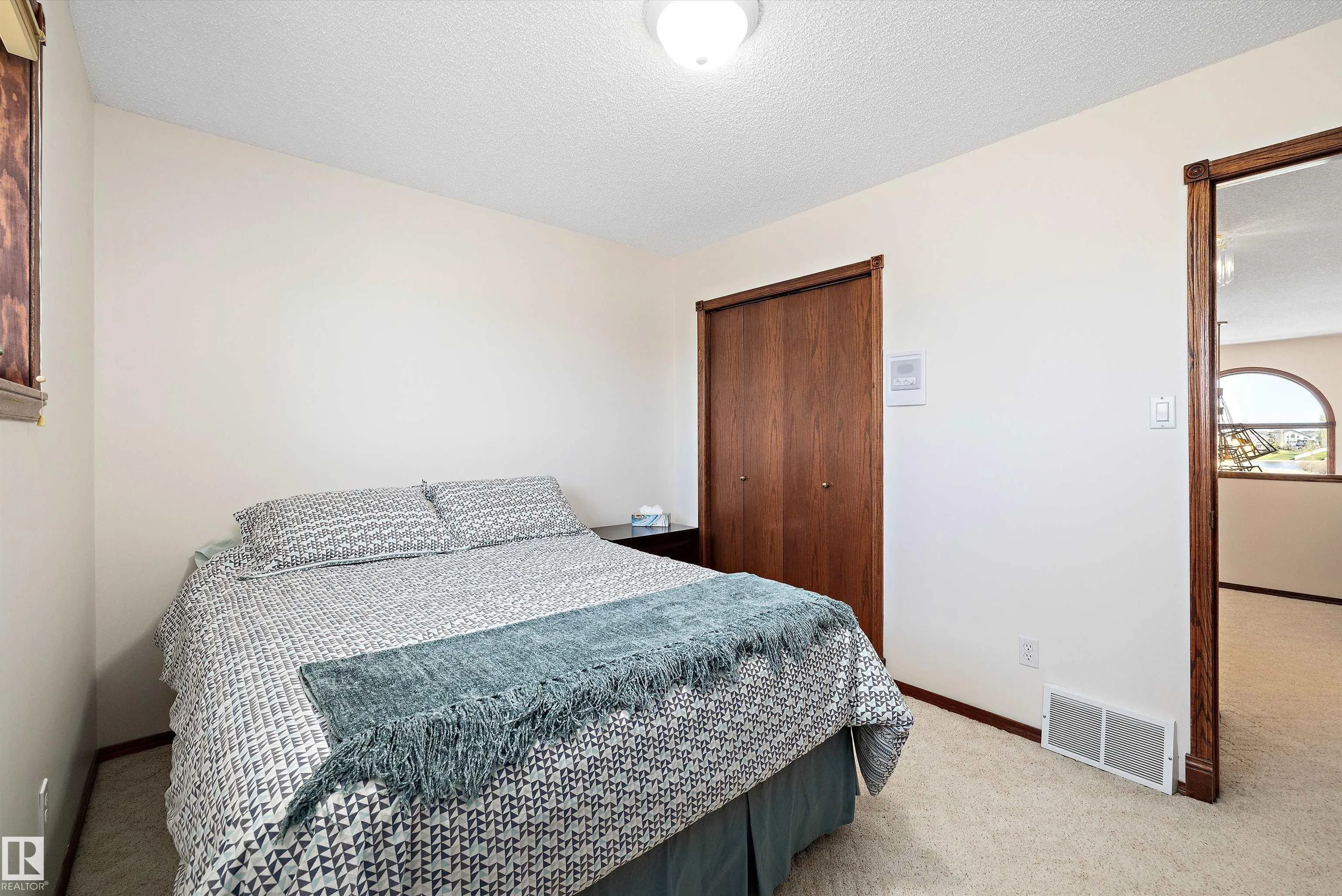 15903 132 Street