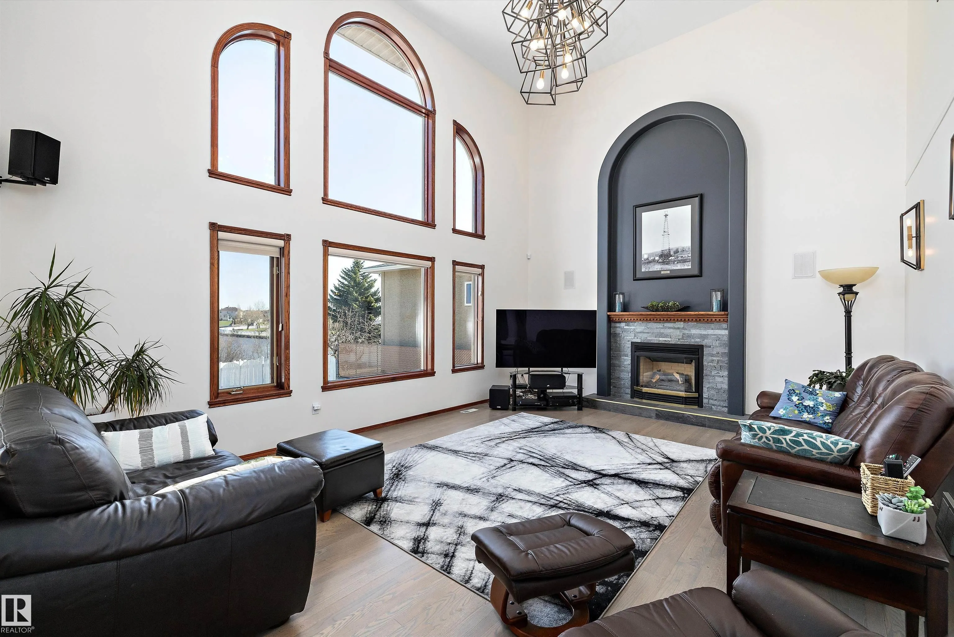 15903 132 Street