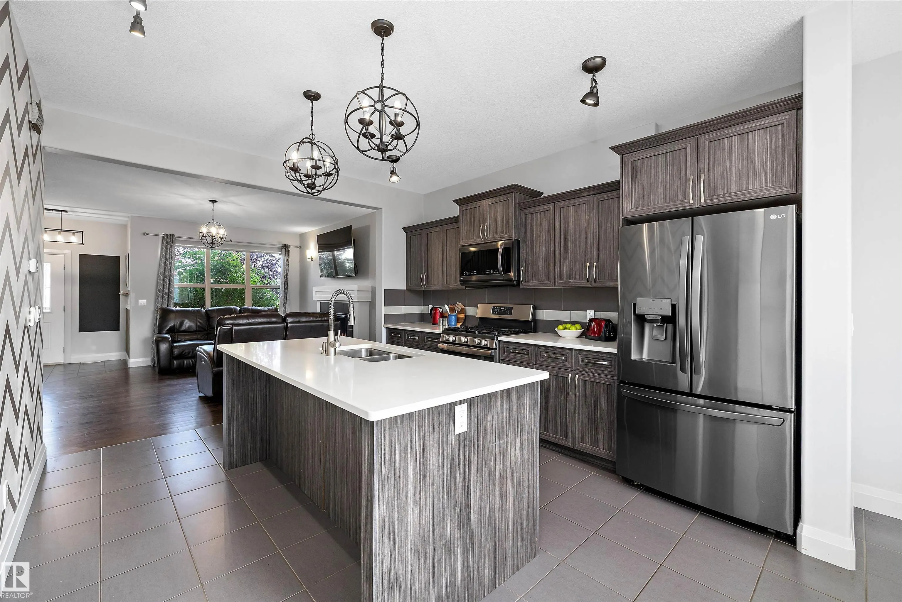 84 GREENBURY Boulevard