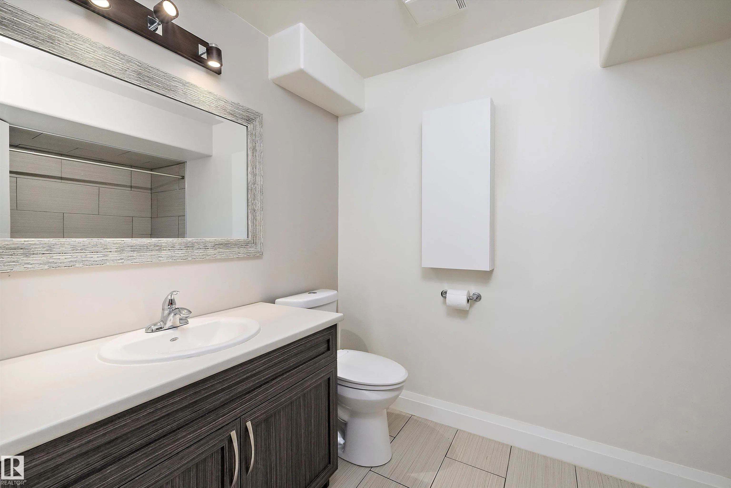 84 GREENBURY Boulevard