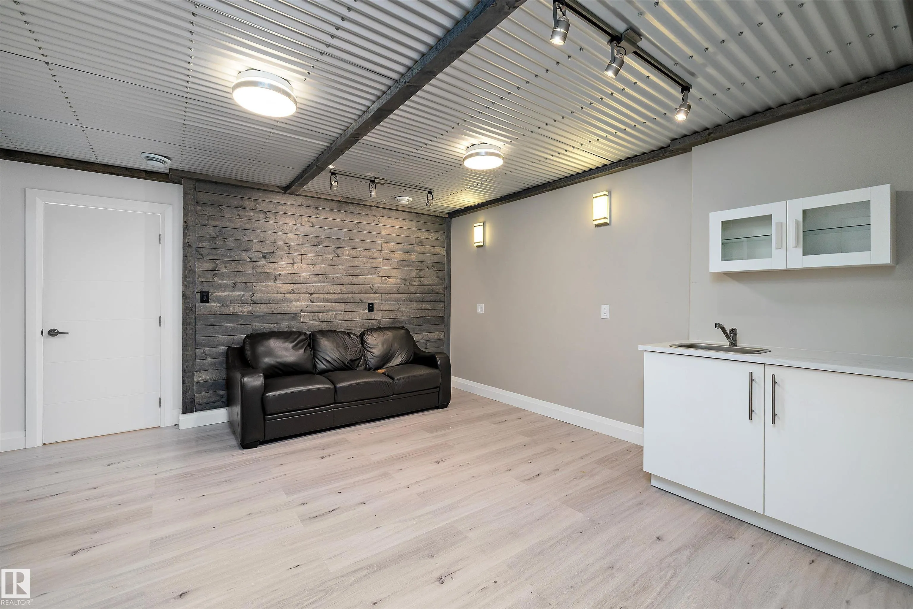 84 GREENBURY Boulevard