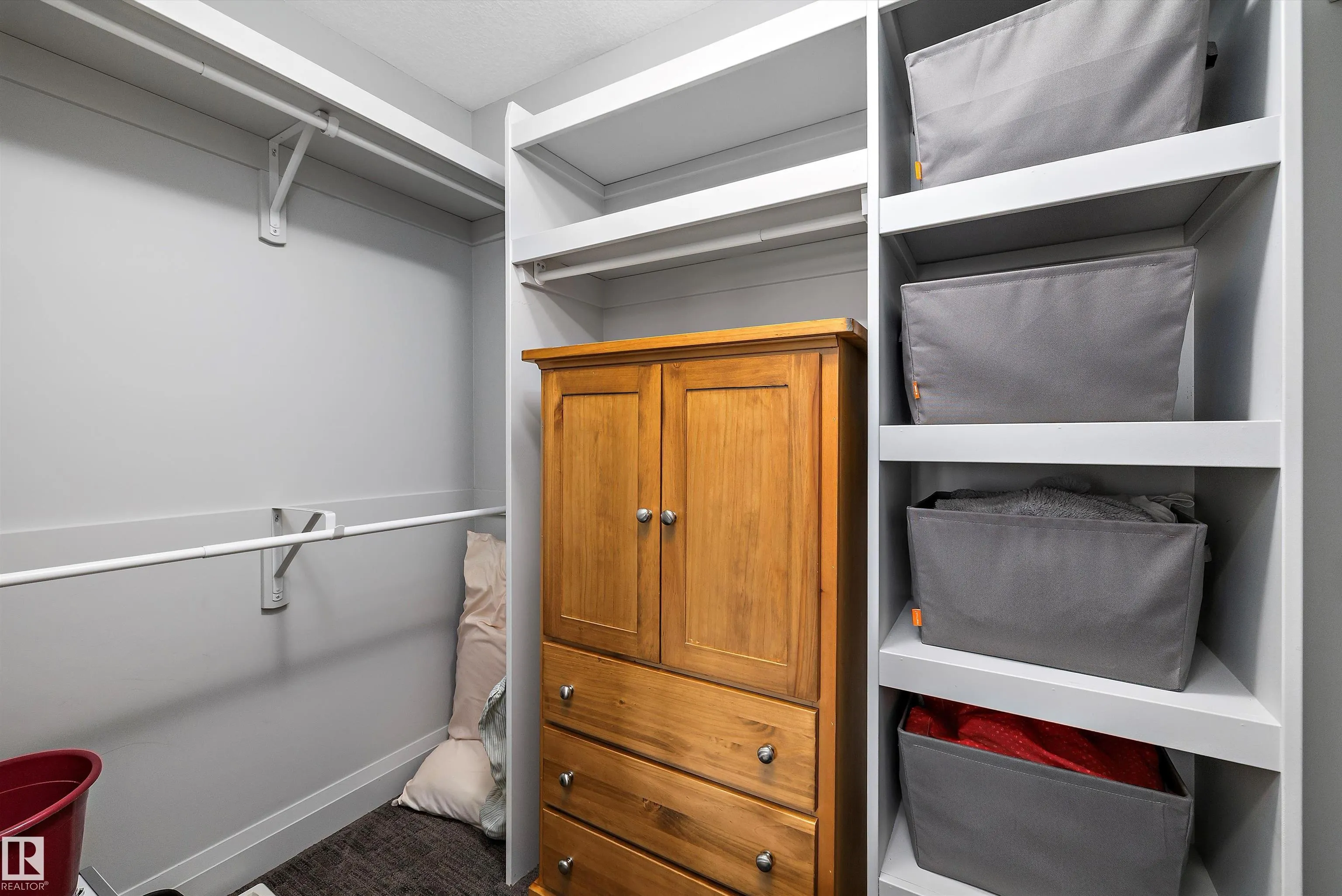 84 GREENBURY Boulevard